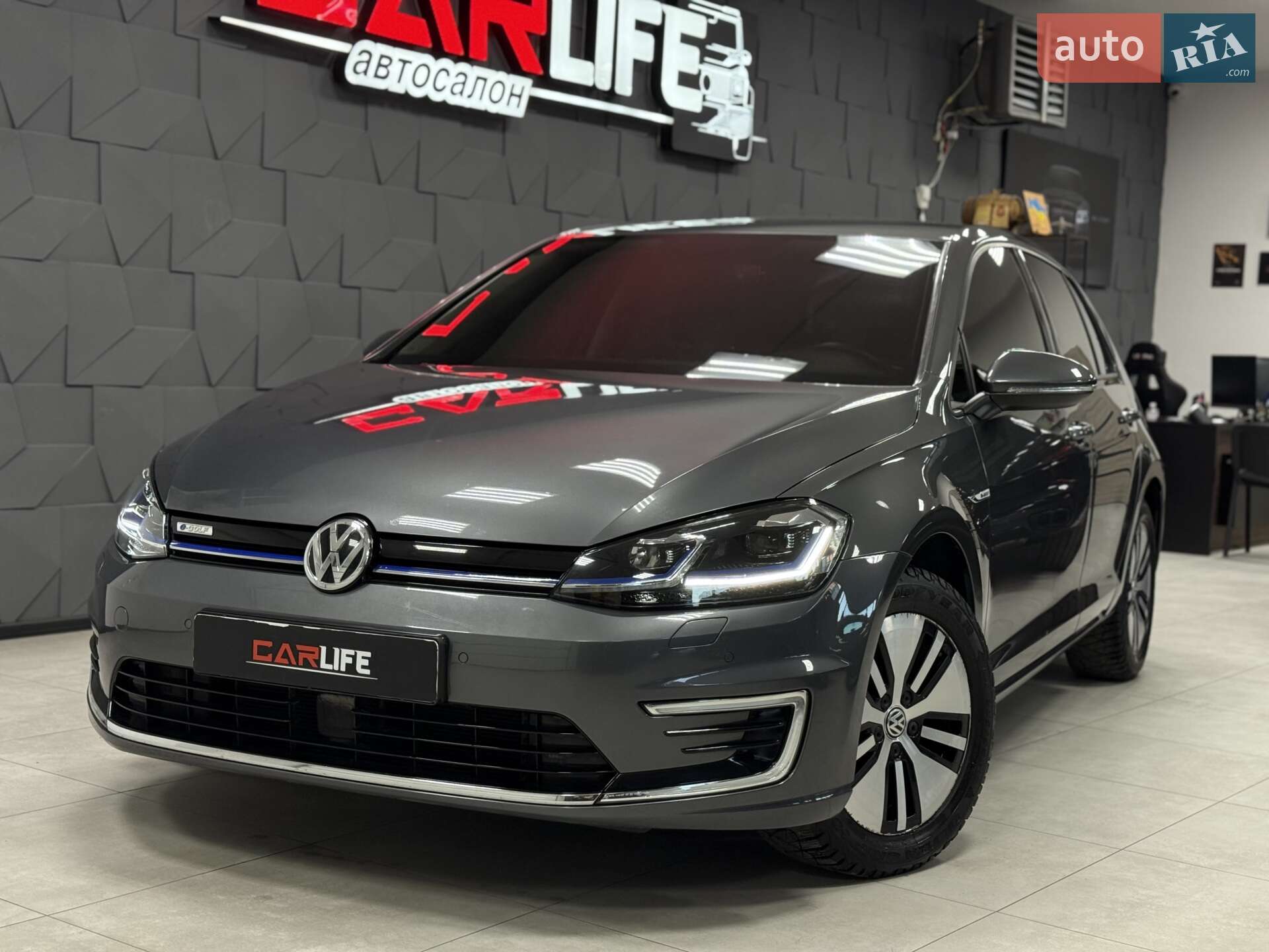 VOLKSWAGEN E-GOLF
