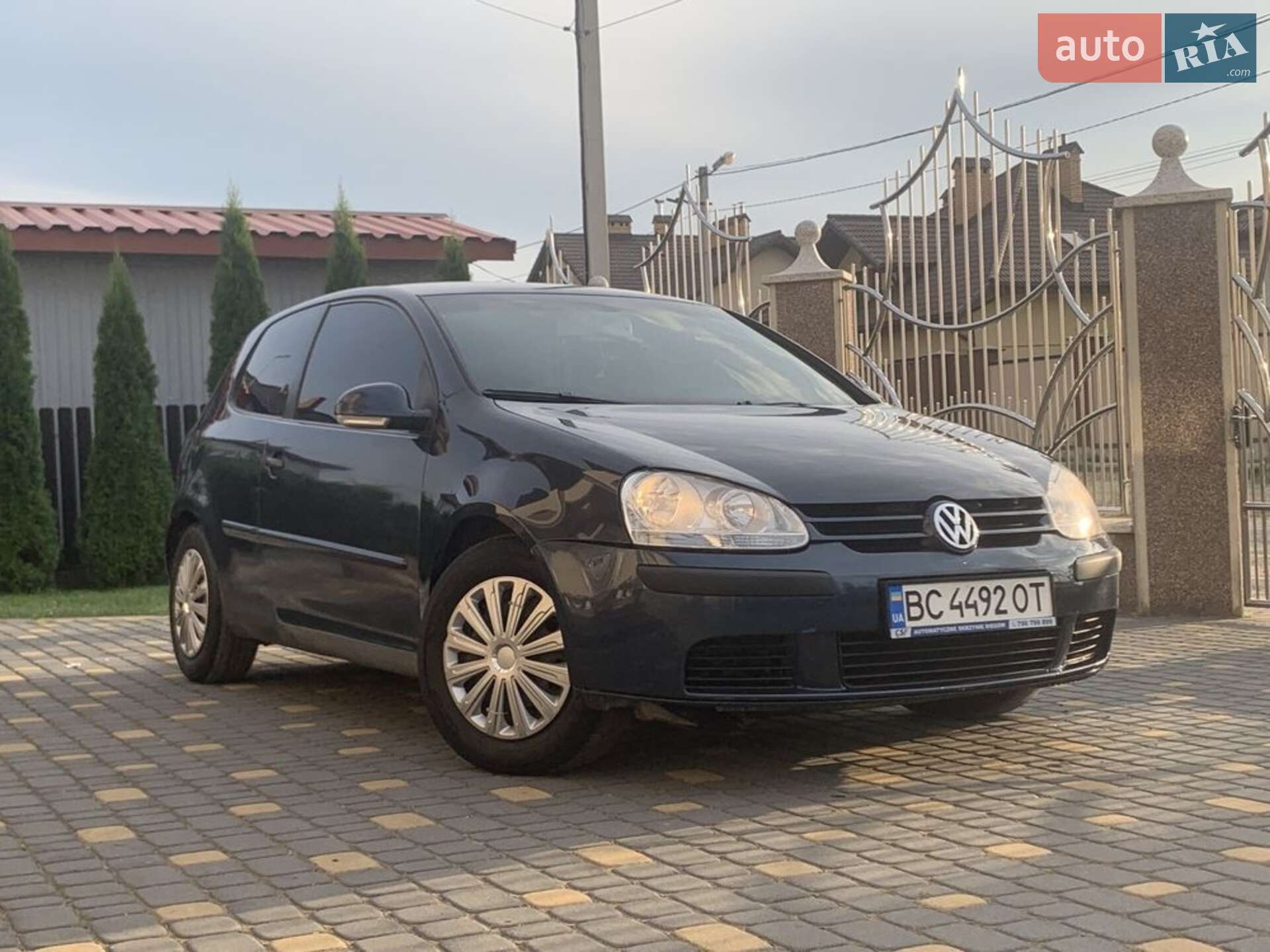 VOLKSWAGEN GOLF 2004