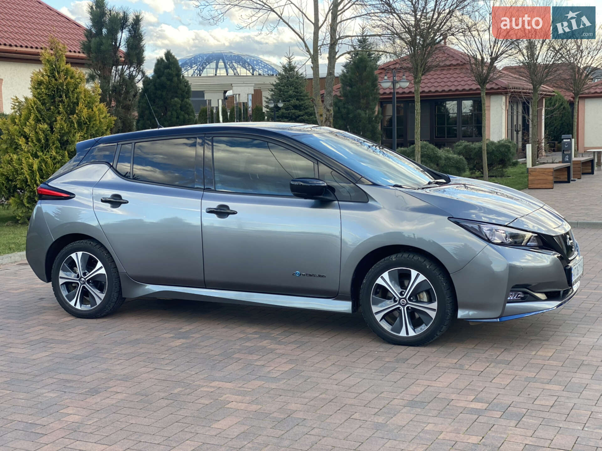 NISSAN LEAF 2020