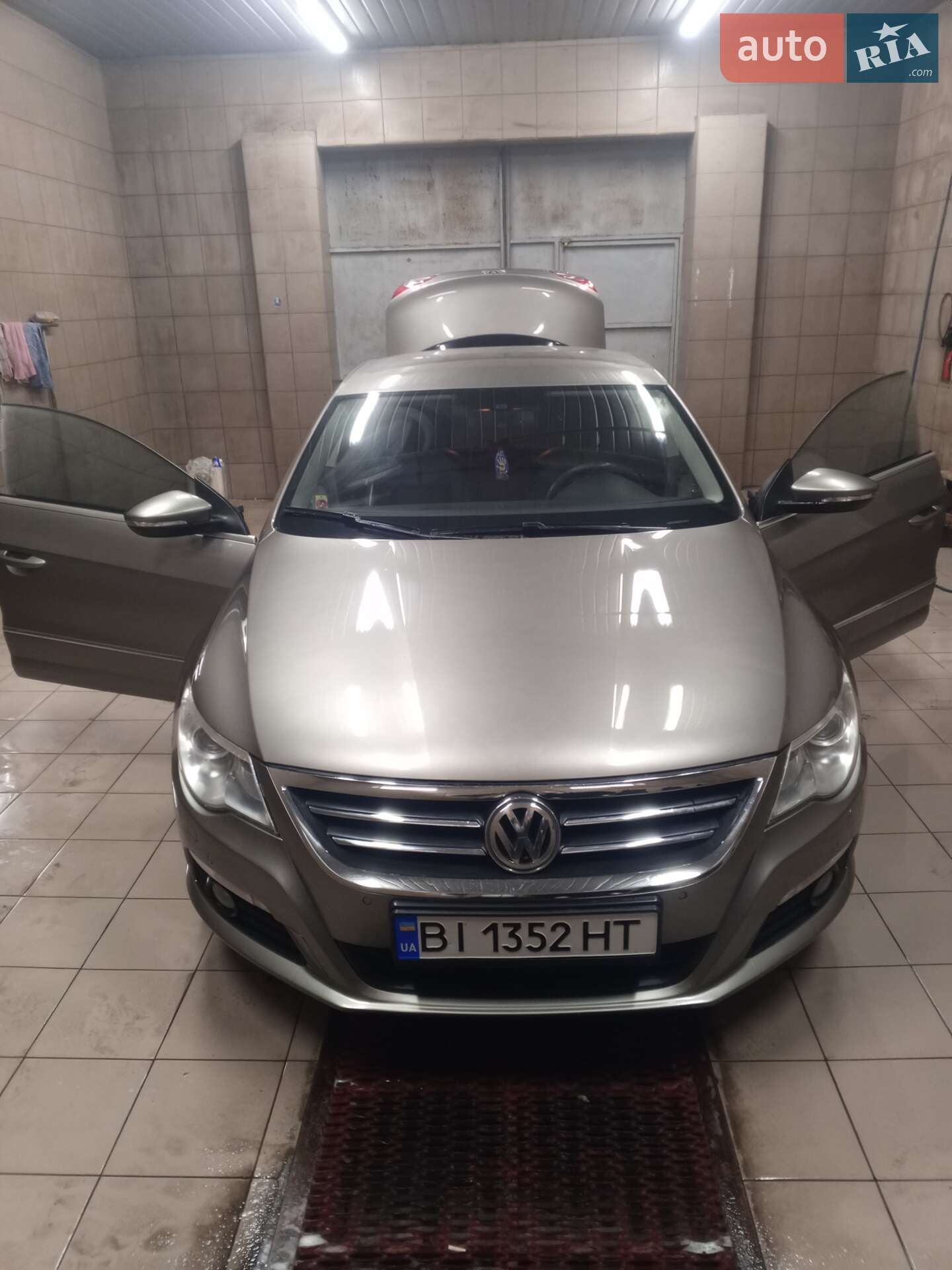VOLKSWAGEN PASSAT 2011