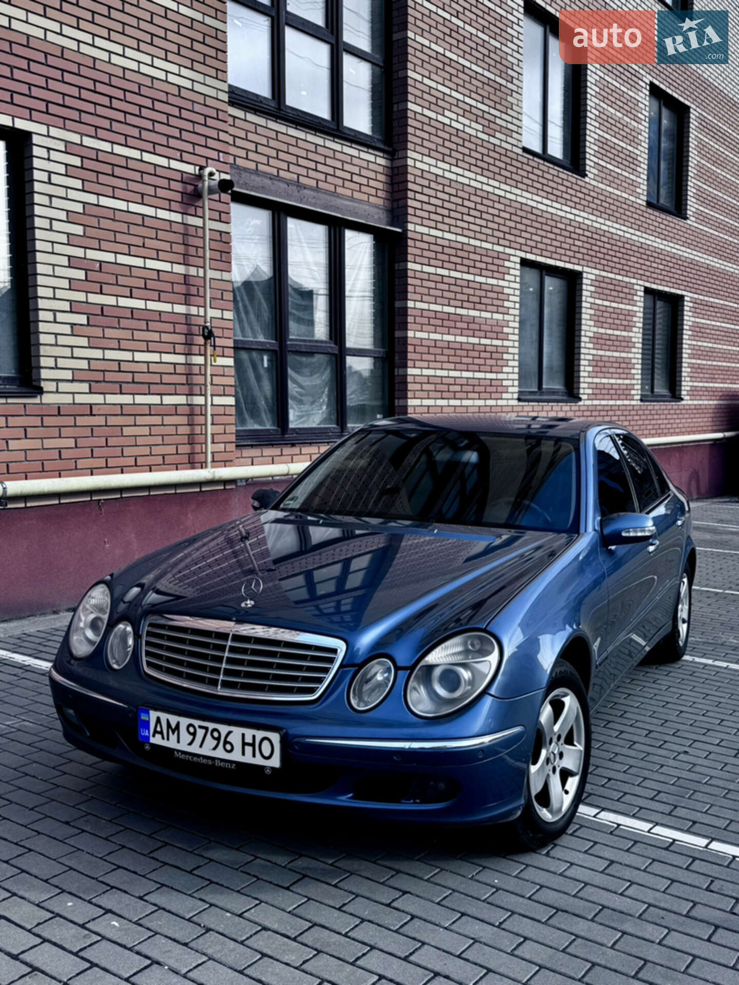 Головне фото звіту автомобіля MERCEDES-BENZ E 280 2005