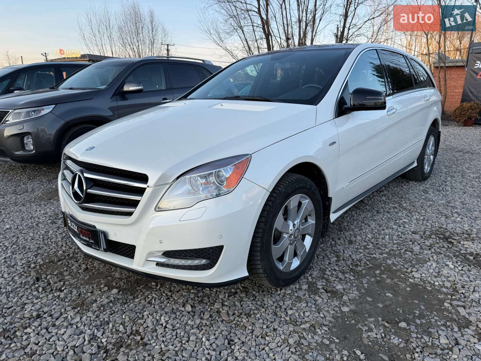 MERCEDES-BENZ R350 2012