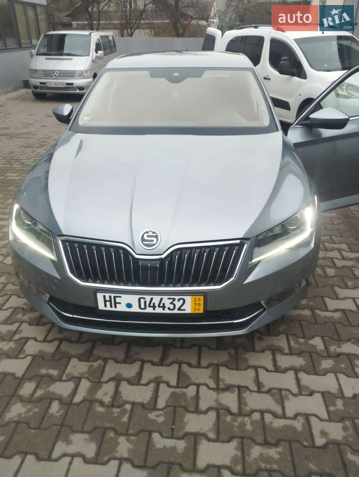 SKODA SUPERB 2016