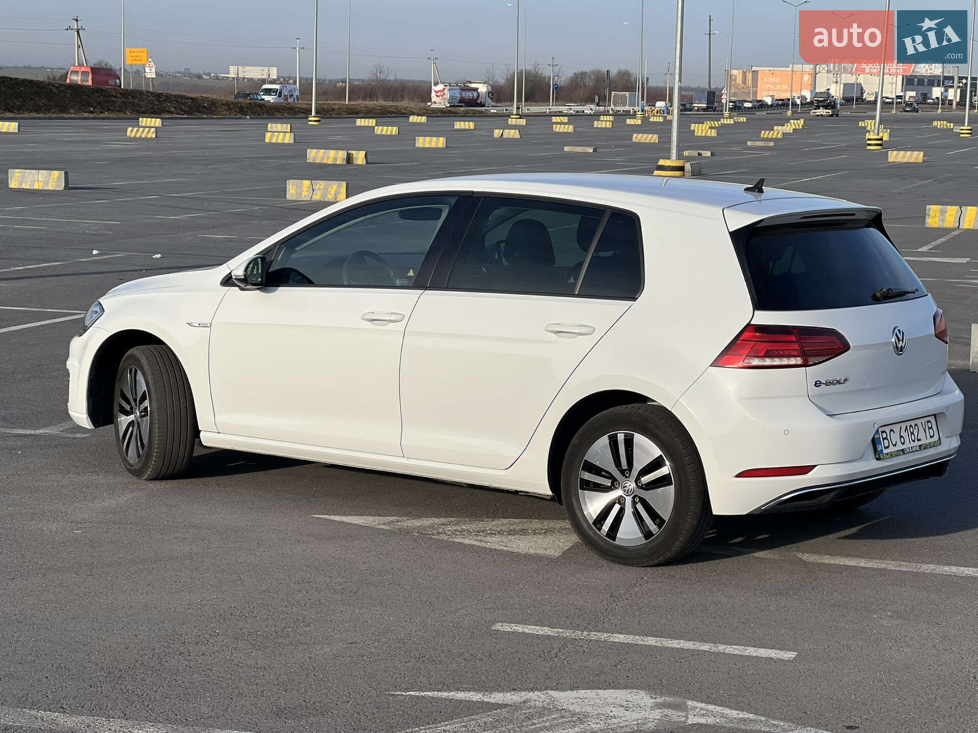 VOLKSWAGEN E-GOLF 2018