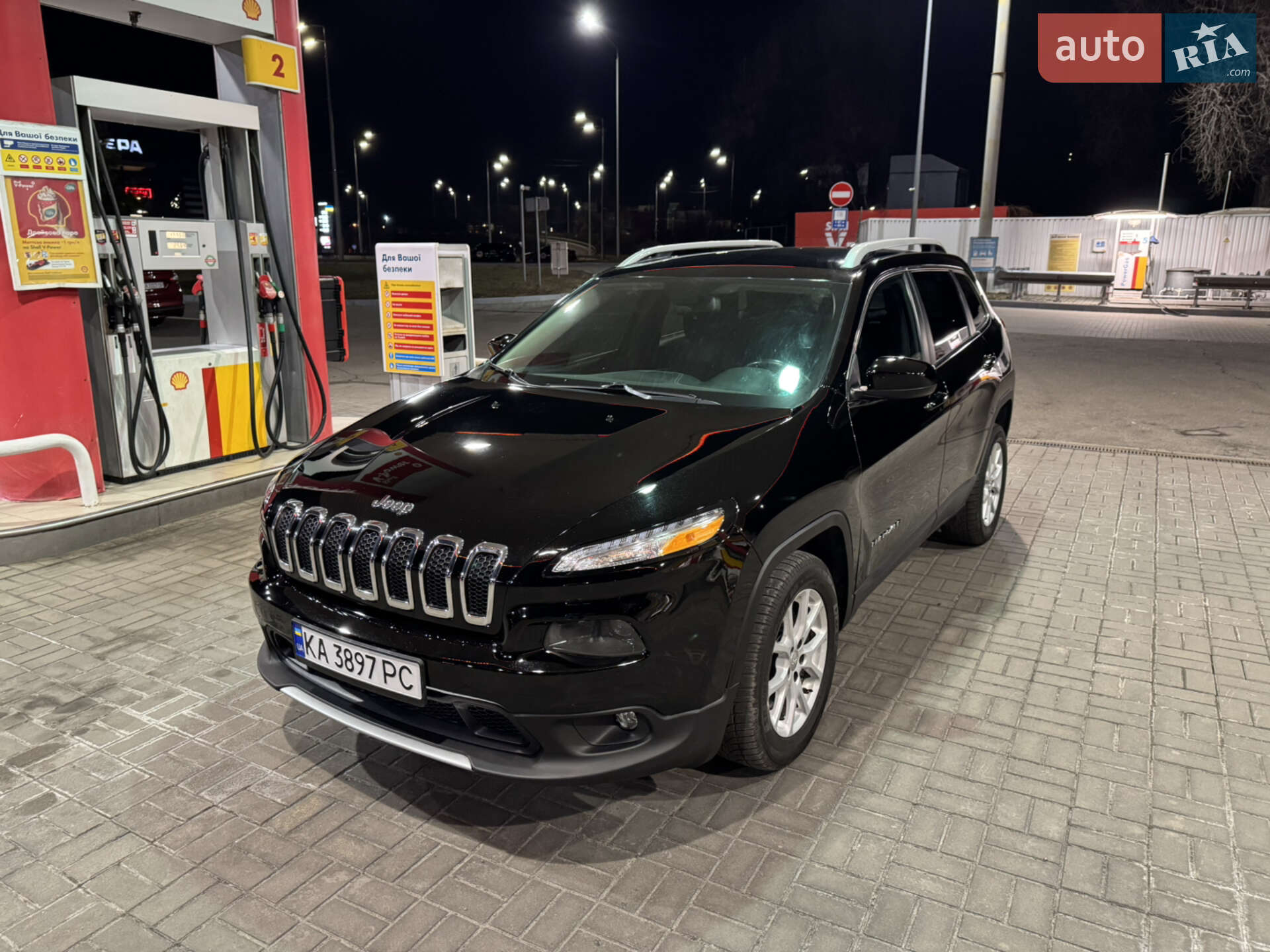 Головне фото звіту автомобіля JEEP CHEROKEE 2017