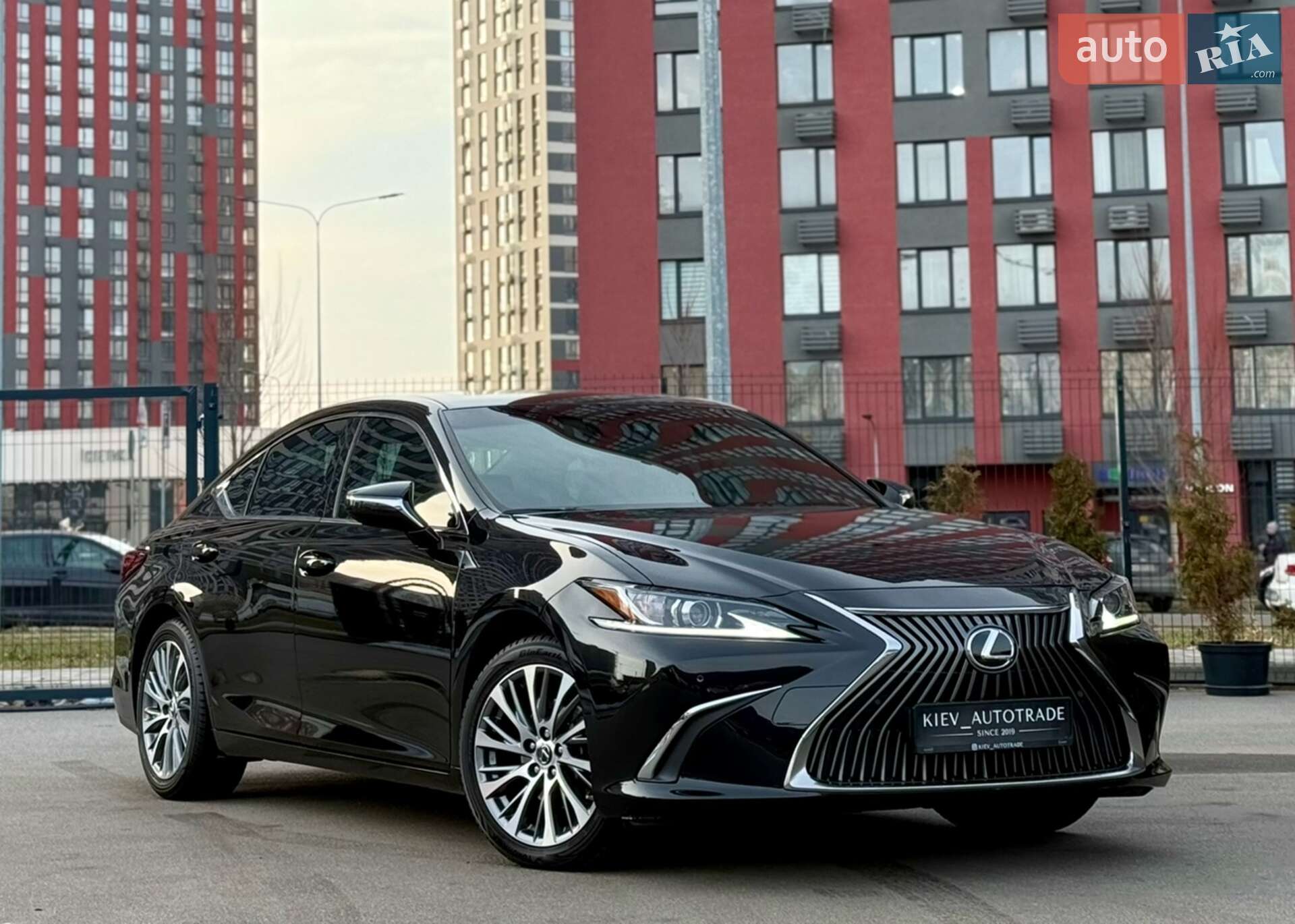 LEXUS ES 350 2019