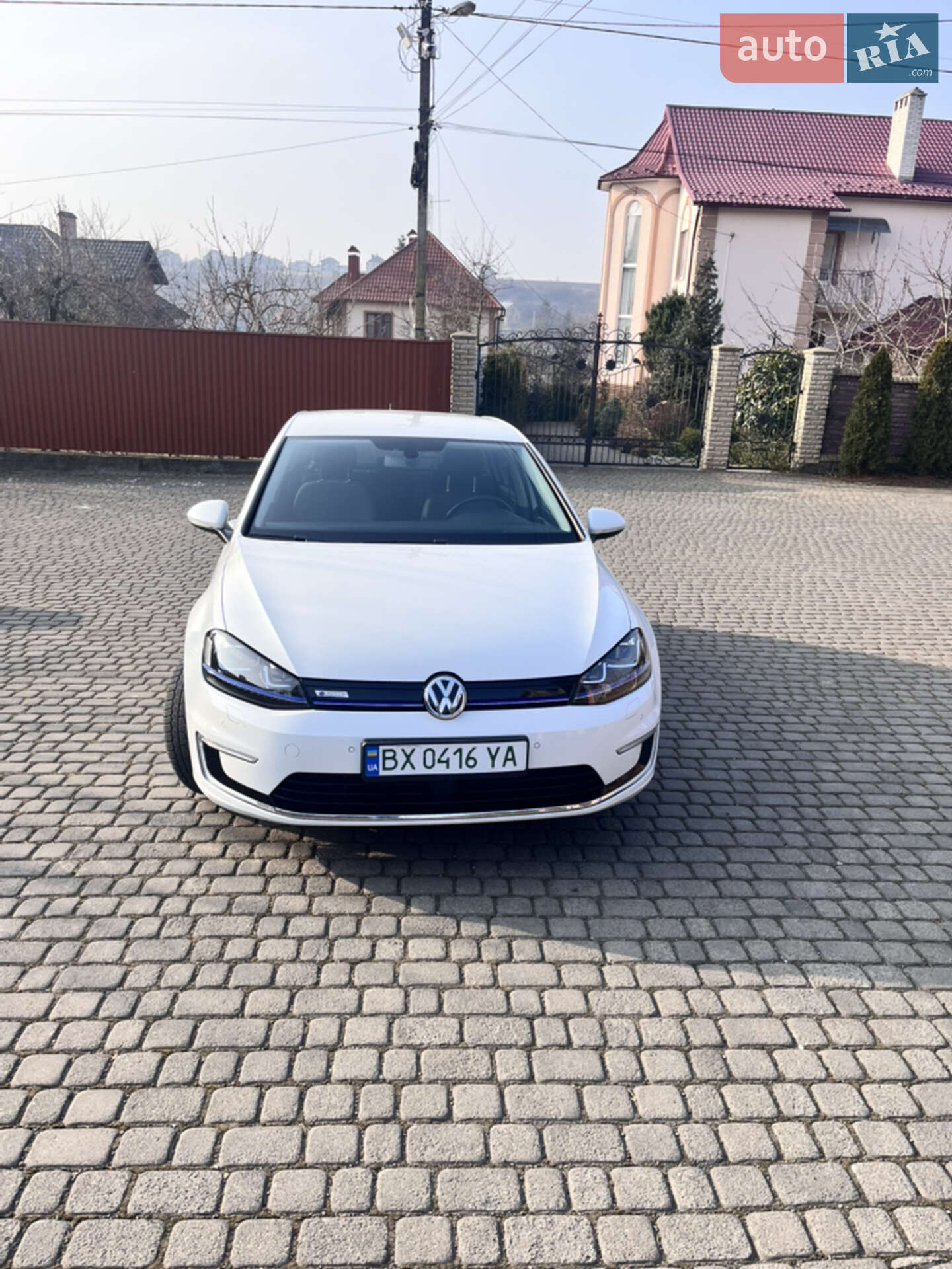 VOLKSWAGEN E-GOLF 2015