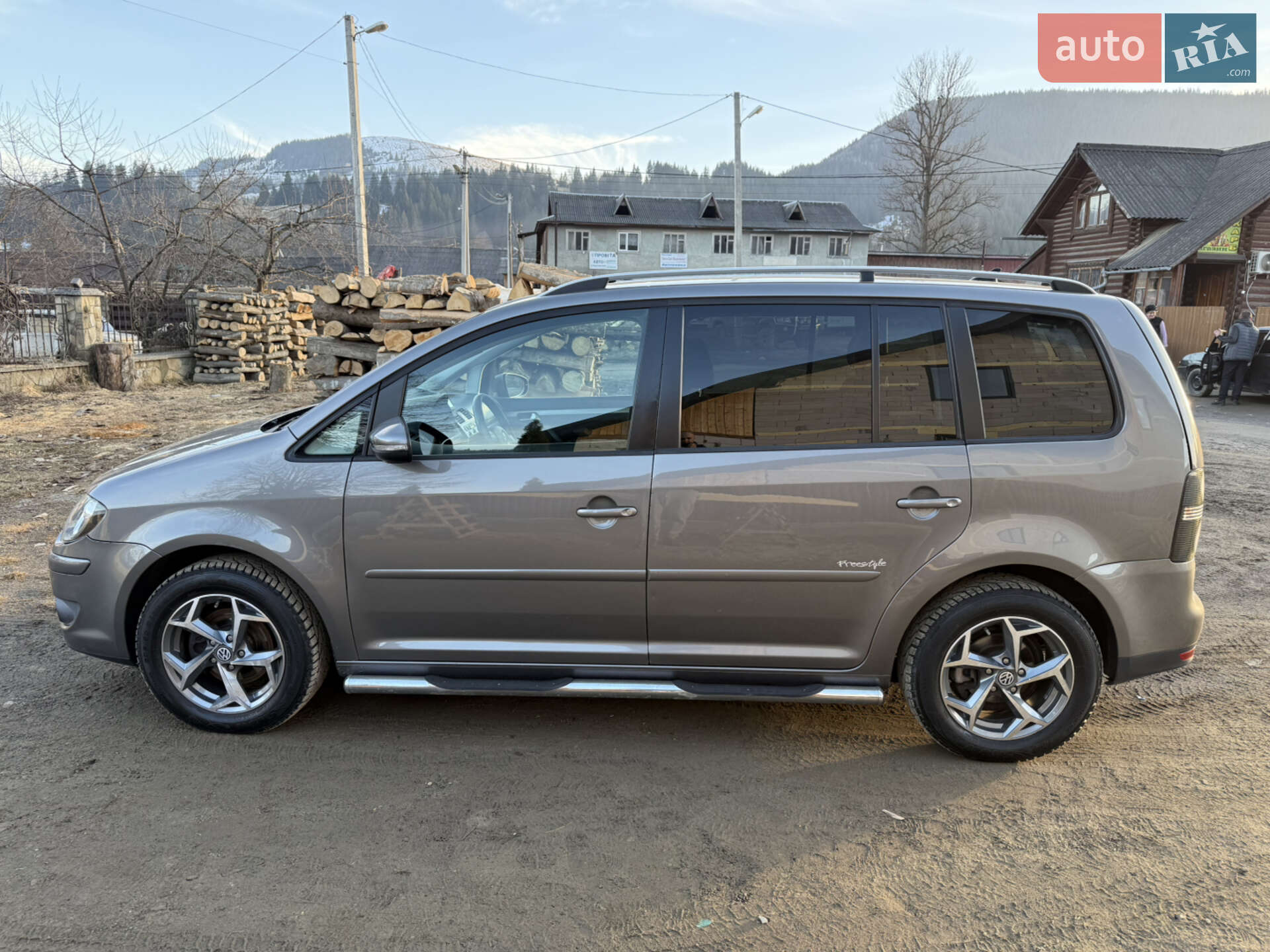 VOLKSWAGEN TOURAN 2009