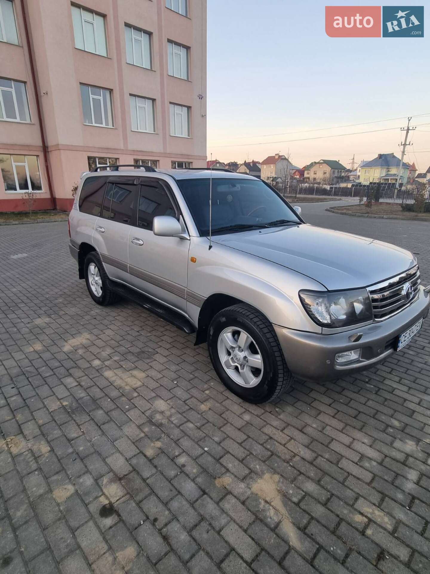 TOYOTA LAND CRUISER