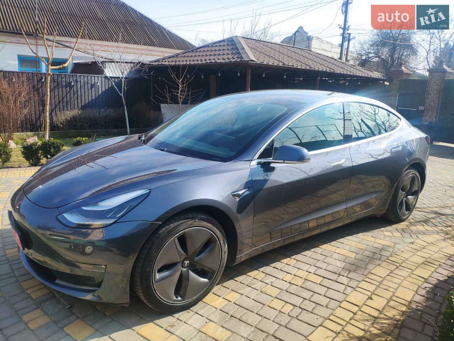 Головне фото звіту автомобіля TESLA MODEL 3 2020