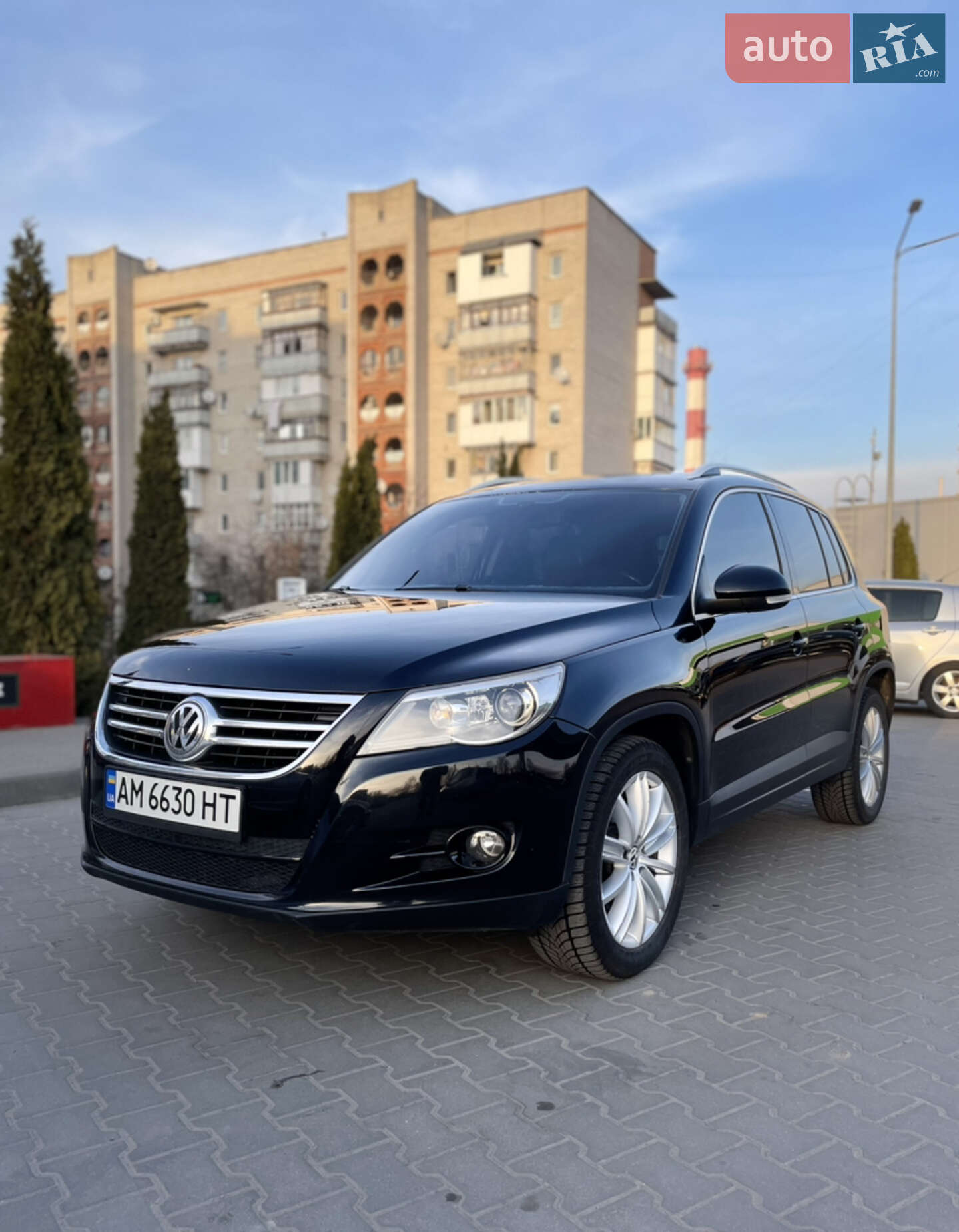 VOLKSWAGEN TIGUAN 2011