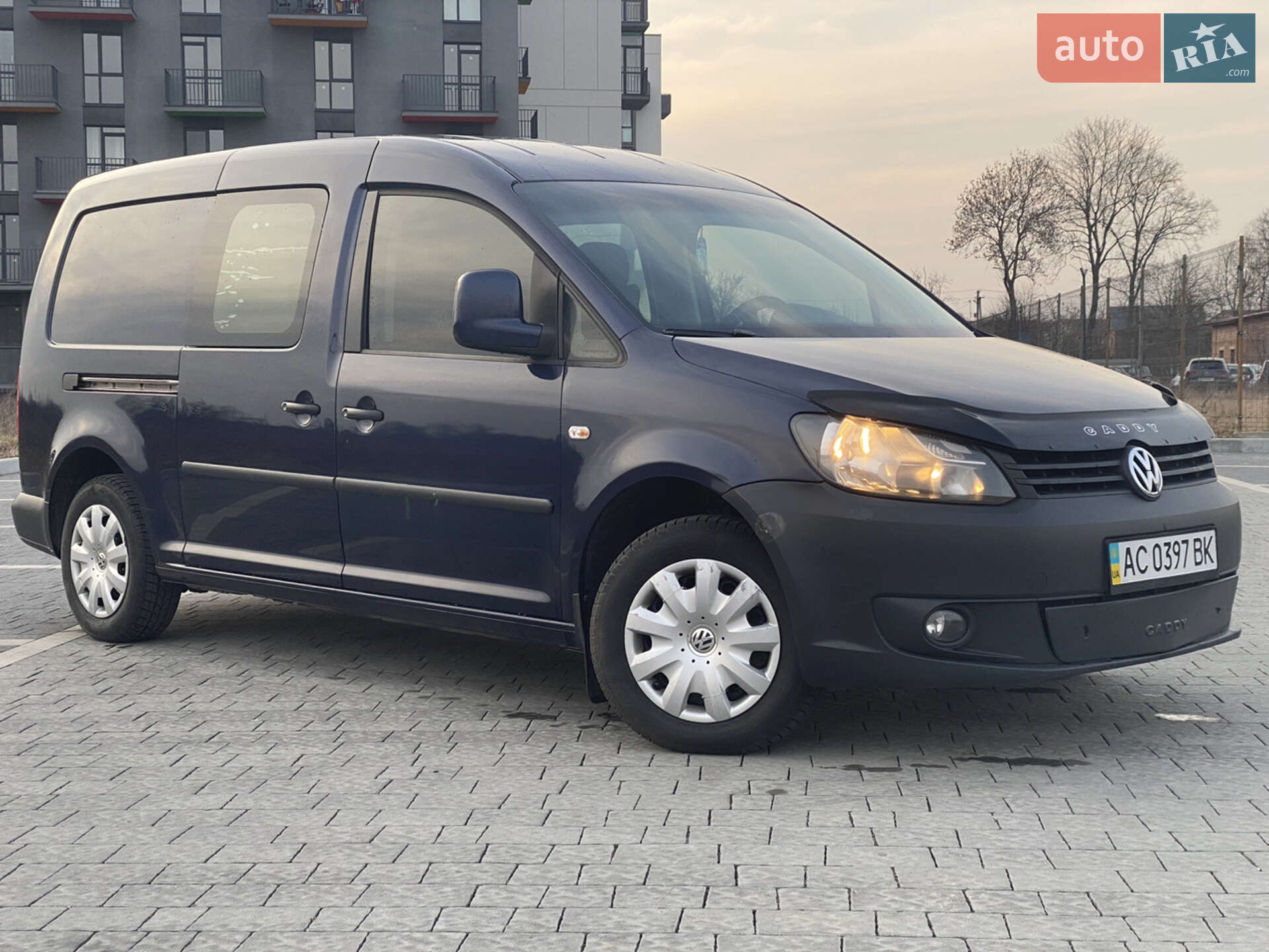 VOLKSWAGEN CADDY 2011