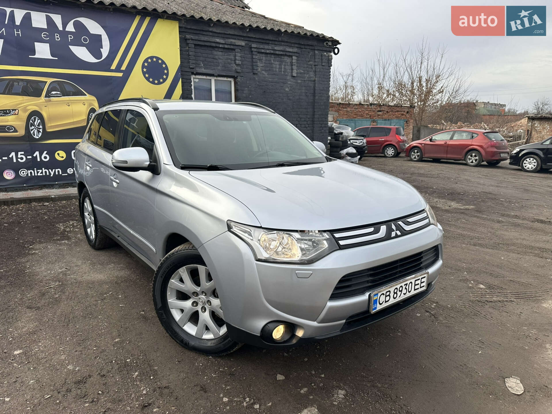 MITSUBISHI OUTLANDER 2012