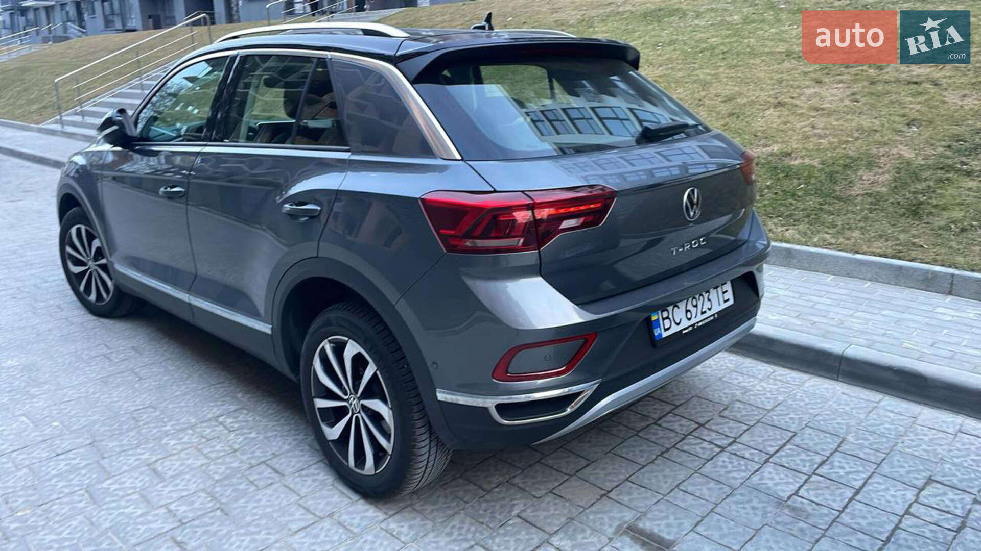 VOLKSWAGEN T-ROC 2024