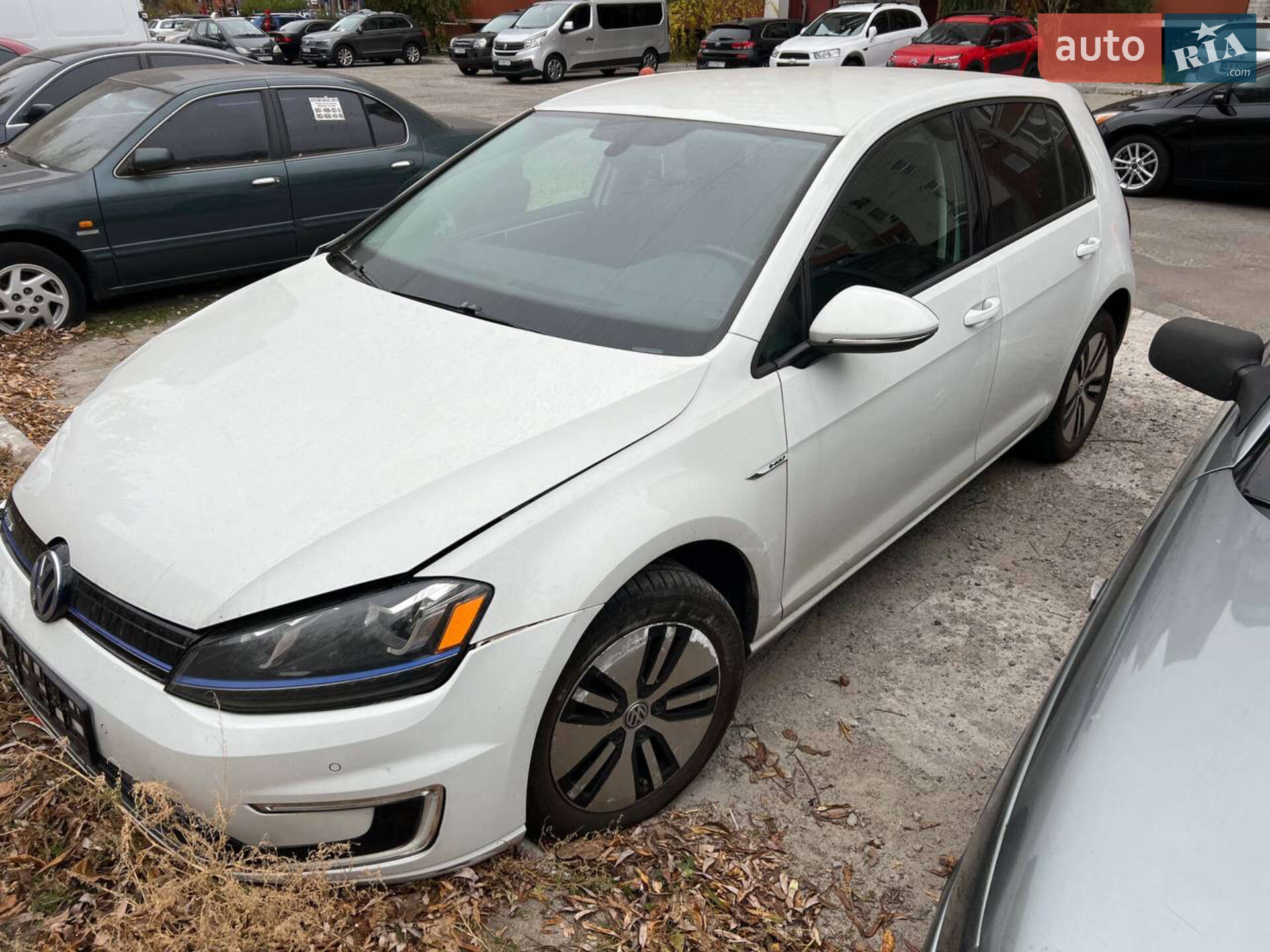 VOLKSWAGEN E-GOLF 2015