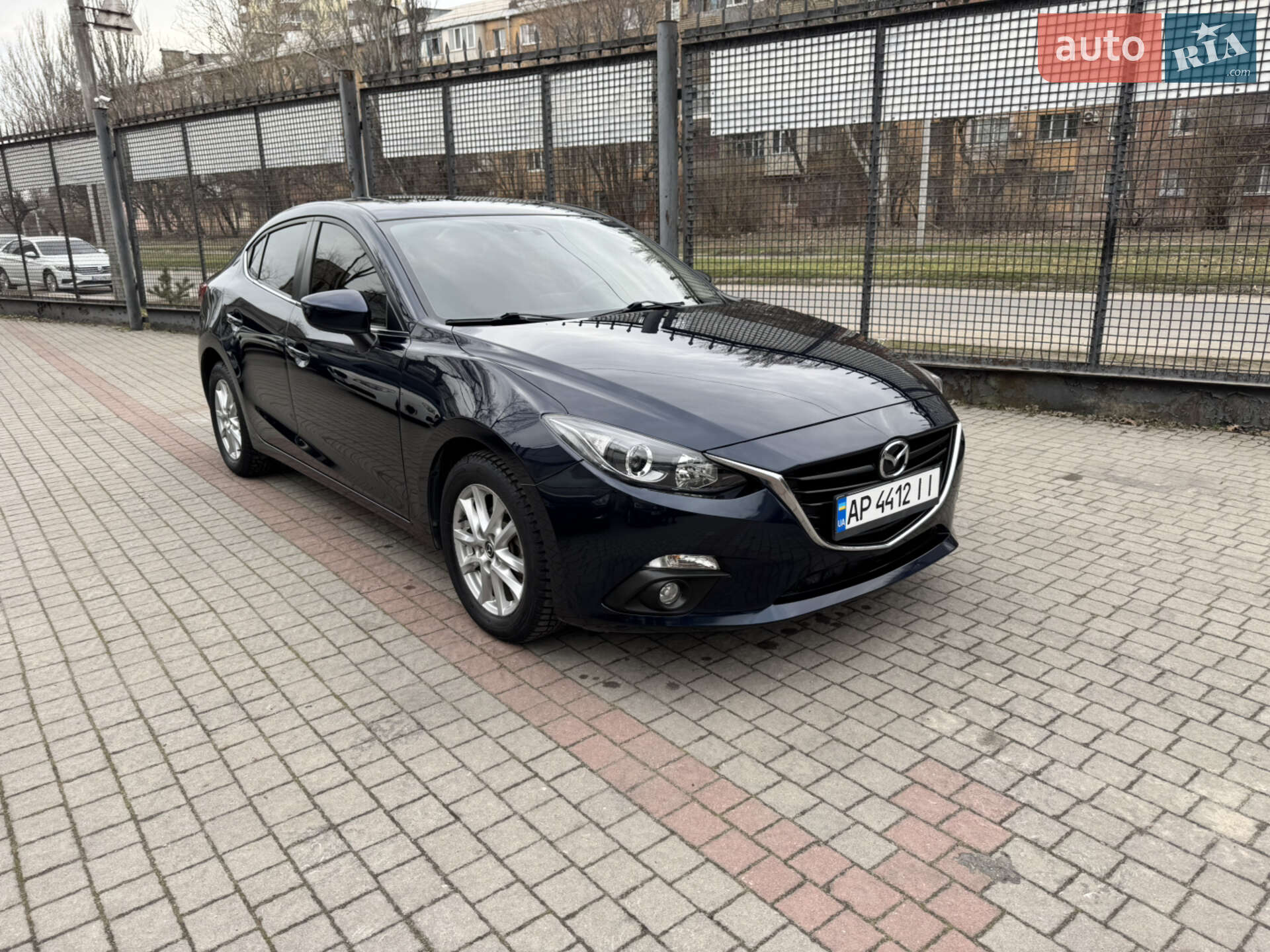 Головне фото звіту автомобіля MAZDA 3 2016