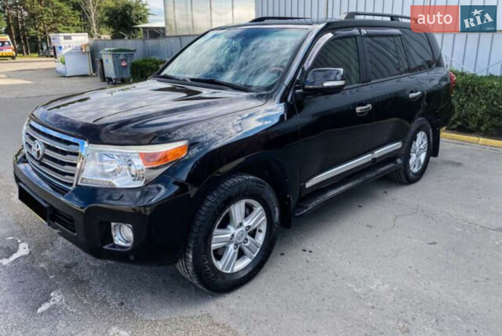 Головне фото звіту автомобіля TOYOTA LAND CRUISER 200 2012