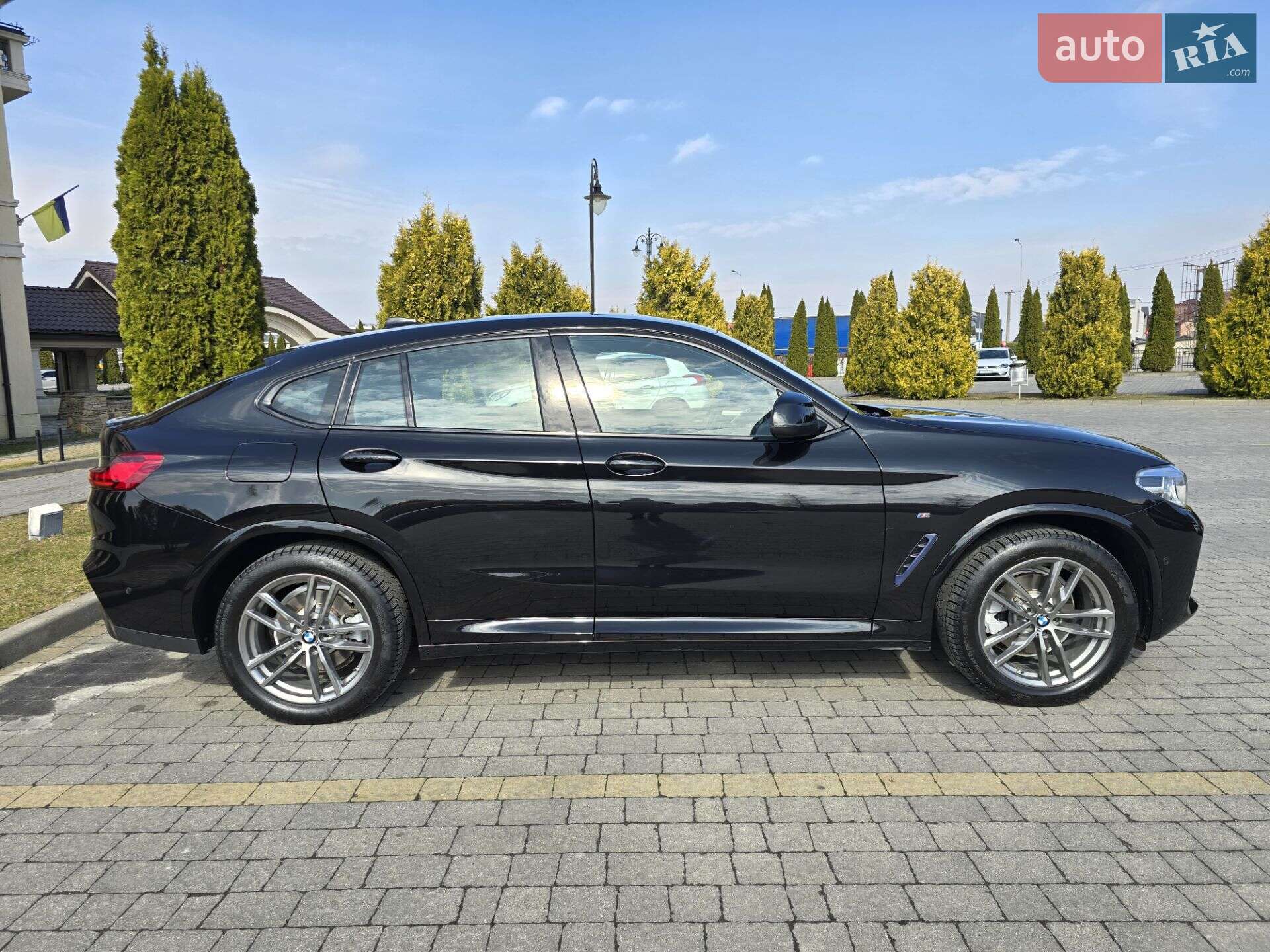 Головне фото звіту автомобіля BMW X4 2019