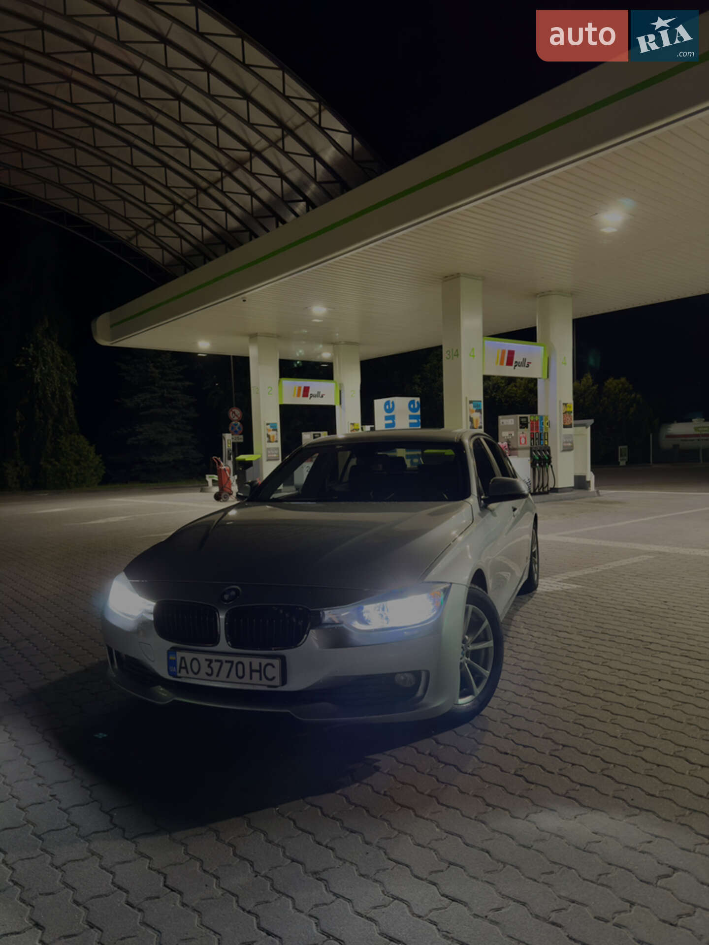 Головне фото звіту автомобіля BMW 320 2013