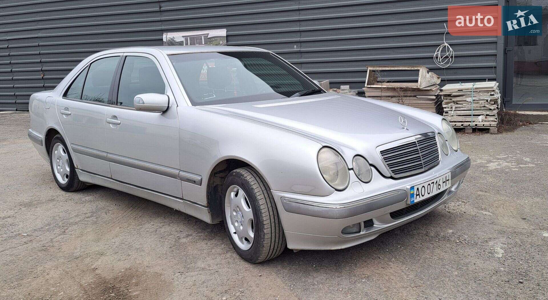MERCEDES-BENZ E 220 CDI 2001