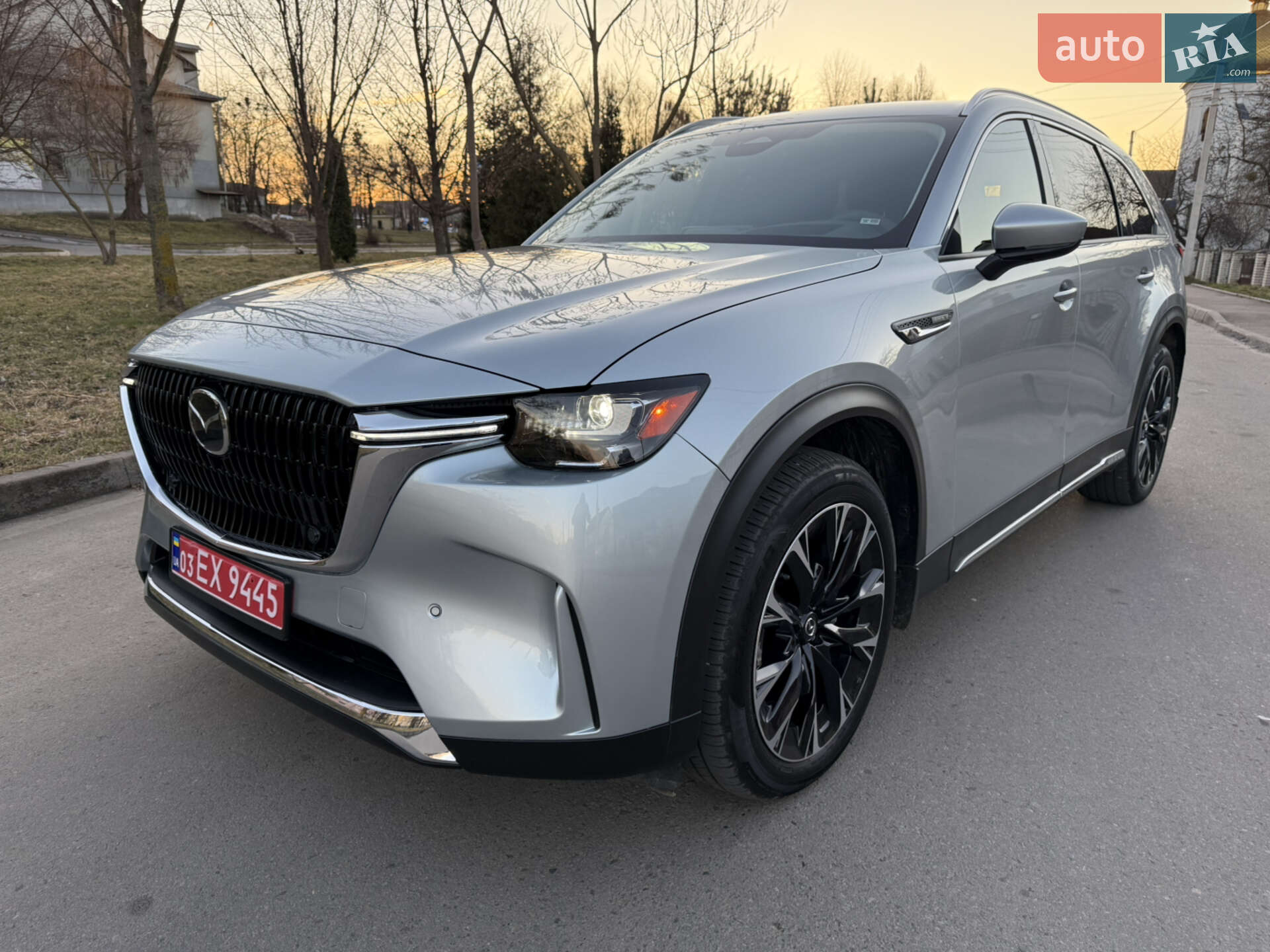 Головне фото звіту автомобіля MAZDA CX-90 2024