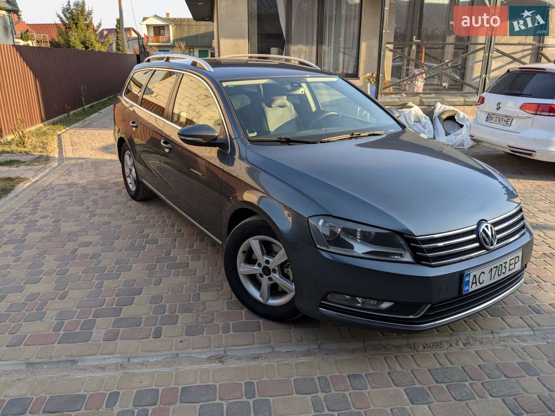 VOLKSWAGEN PASSAT 2012