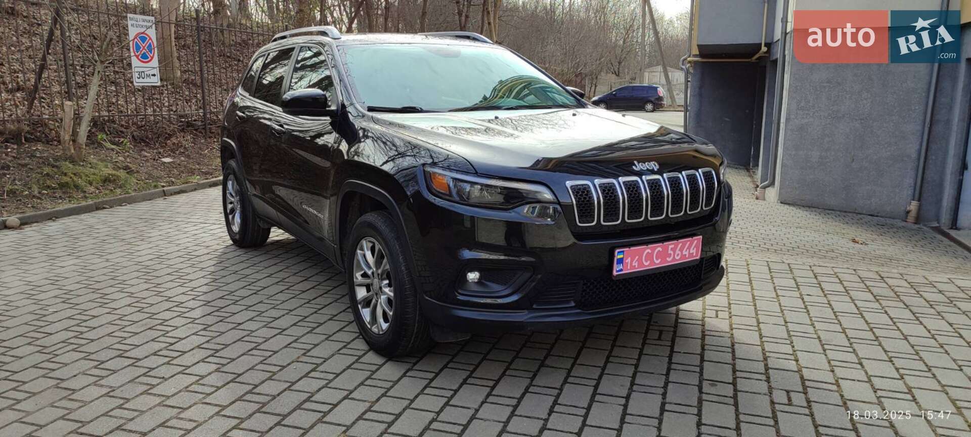Головне фото звіту автомобіля JEEP CHEROKEE 2018