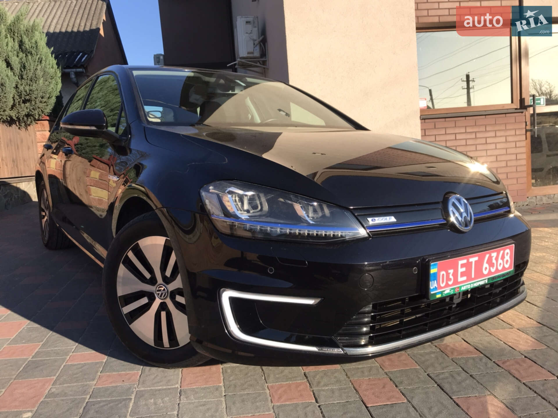 VOLKSWAGEN E-GOLF 2016