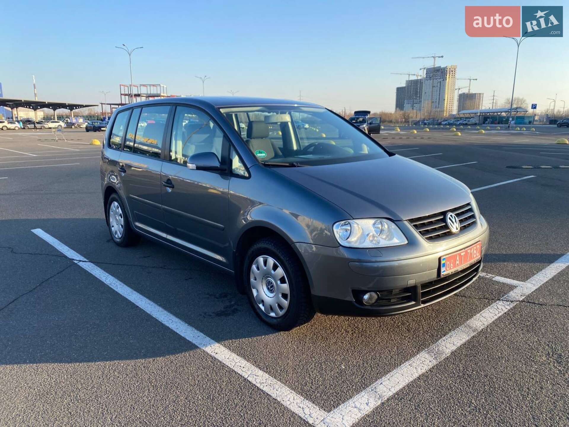 VOLKSWAGEN TOURAN 2005
