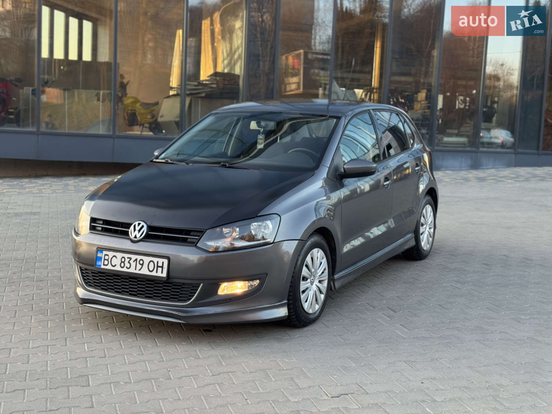 Головне фото звіту автомобіля VOLKSWAGEN POLO 2011