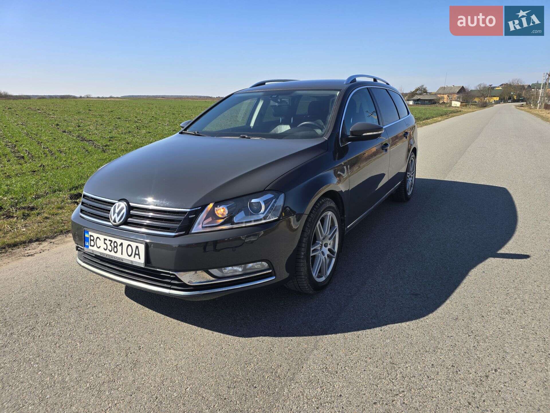 VOLKSWAGEN PASSAT 2011