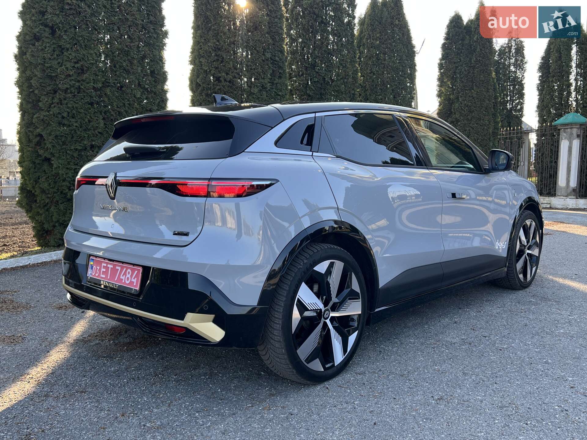 RENAULT MEGANE E-TECH 2023