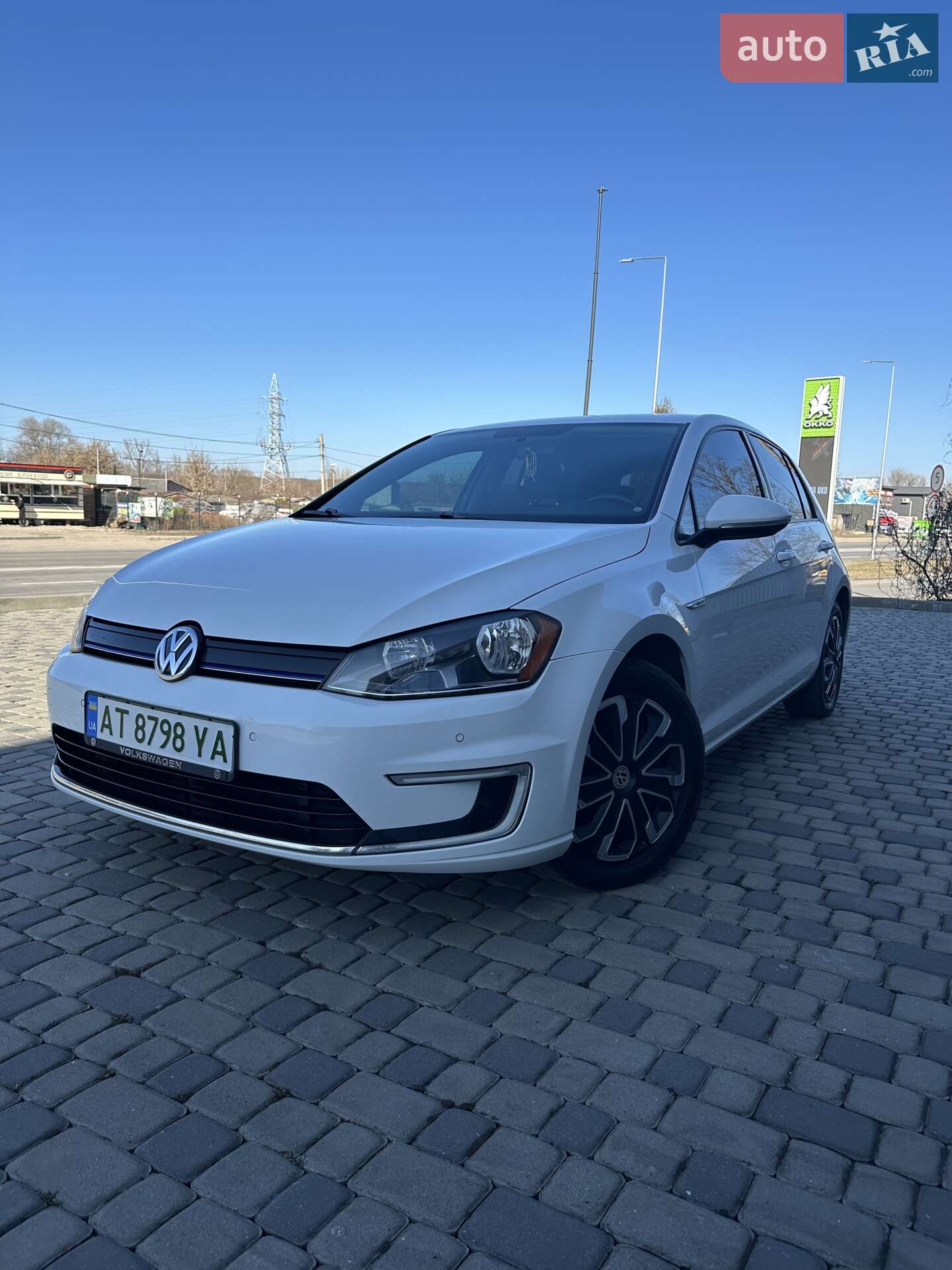 VOLKSWAGEN E-GOLF 2014