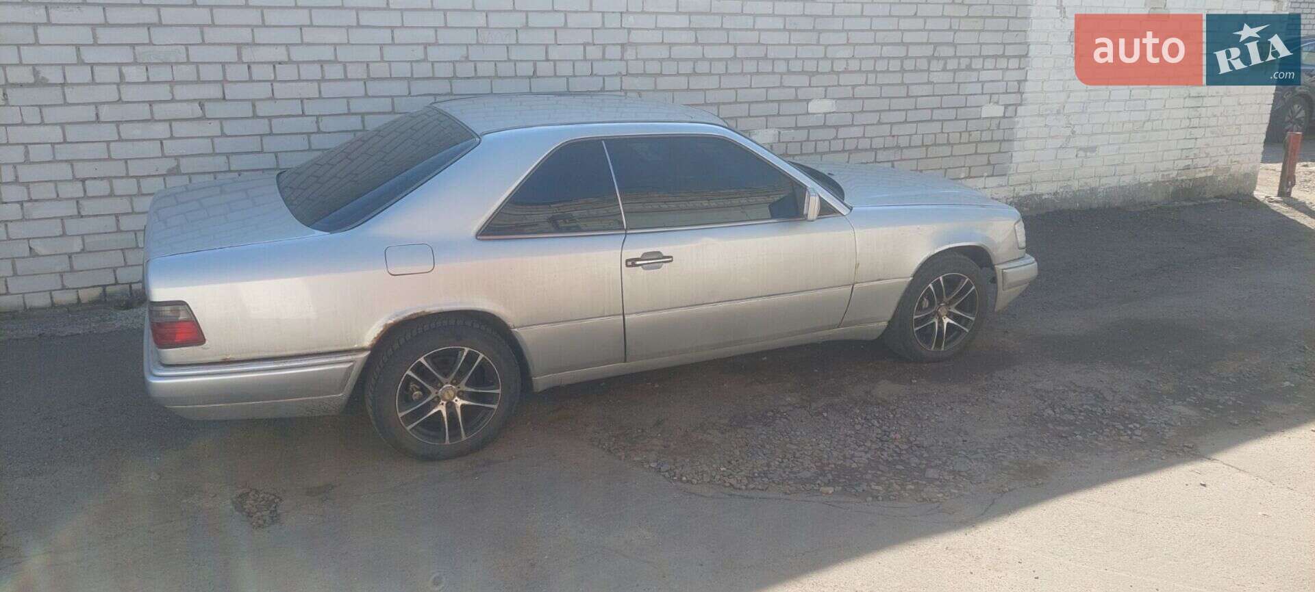 MERCEDES-BENZ E 320 1993