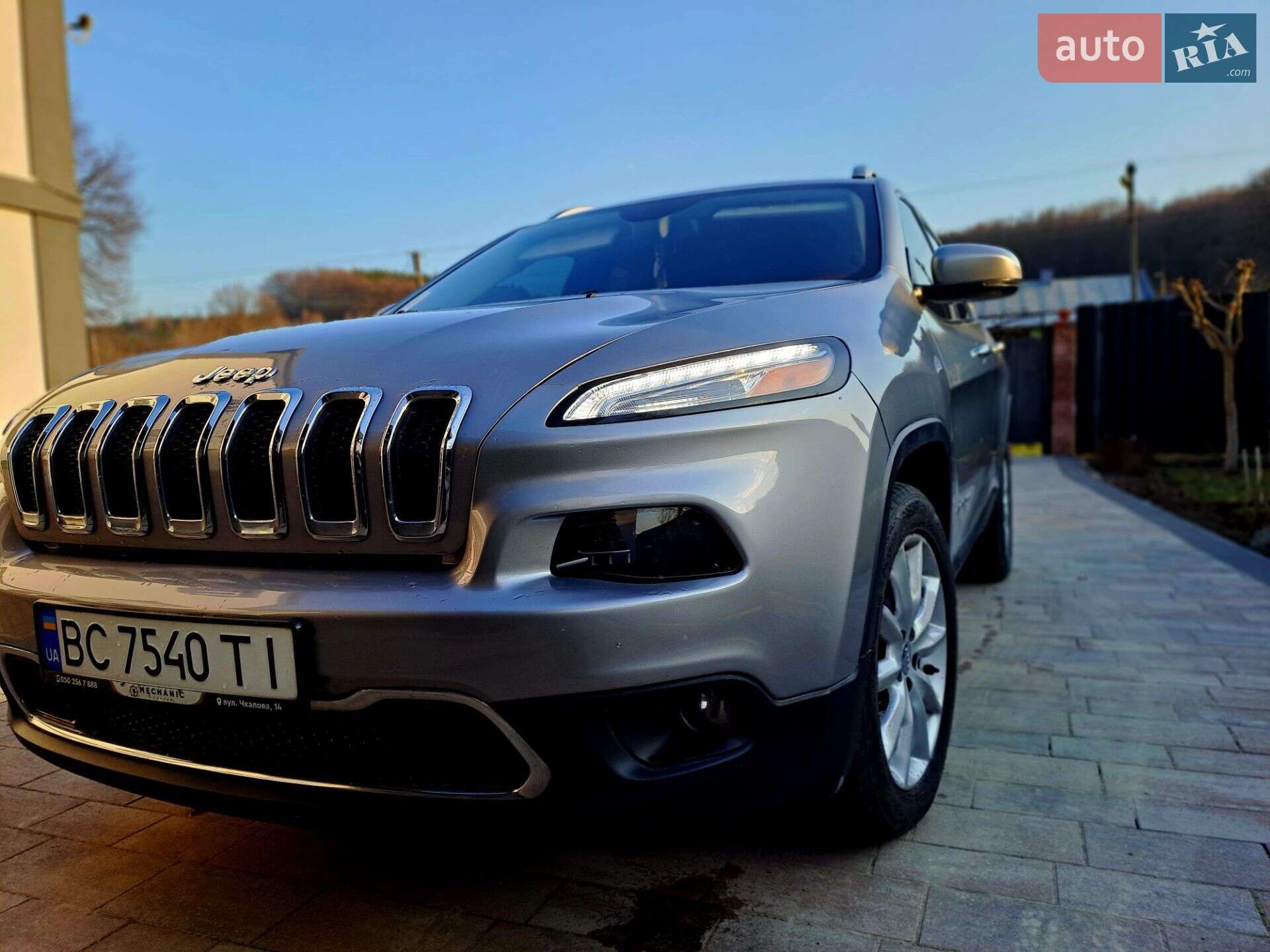 JEEP CHEROKEE