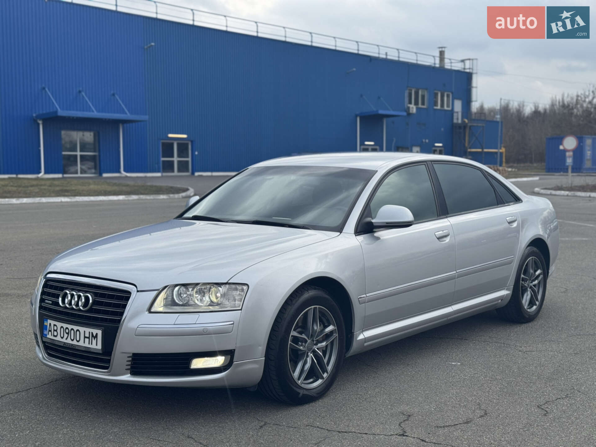 Головне фото звіту автомобіля AUDI A8 2009