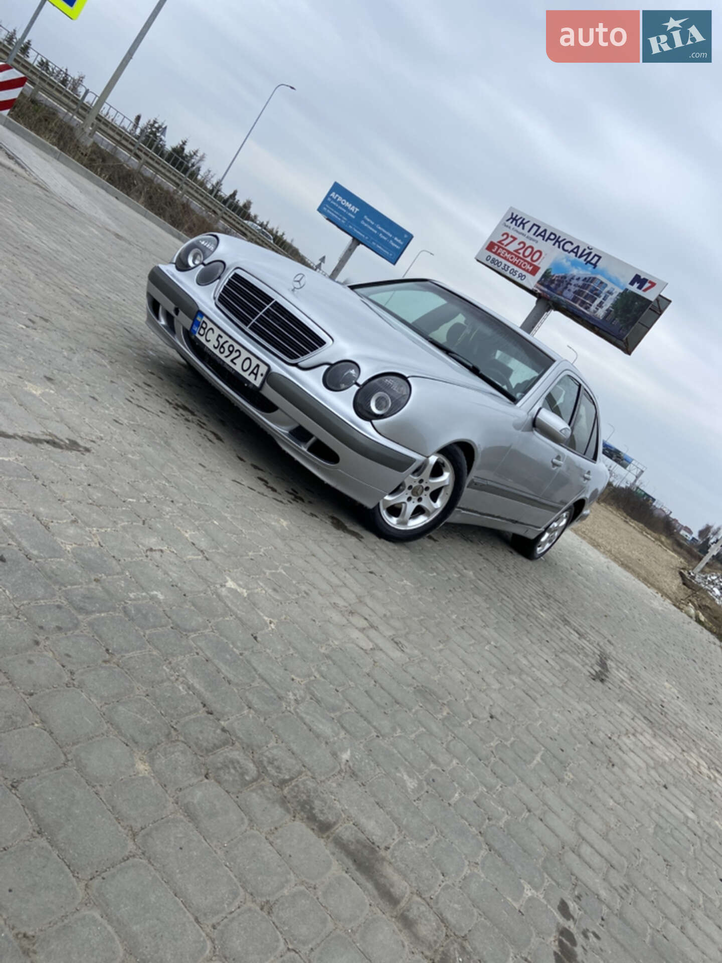 MERCEDES-BENZ E 200 2001