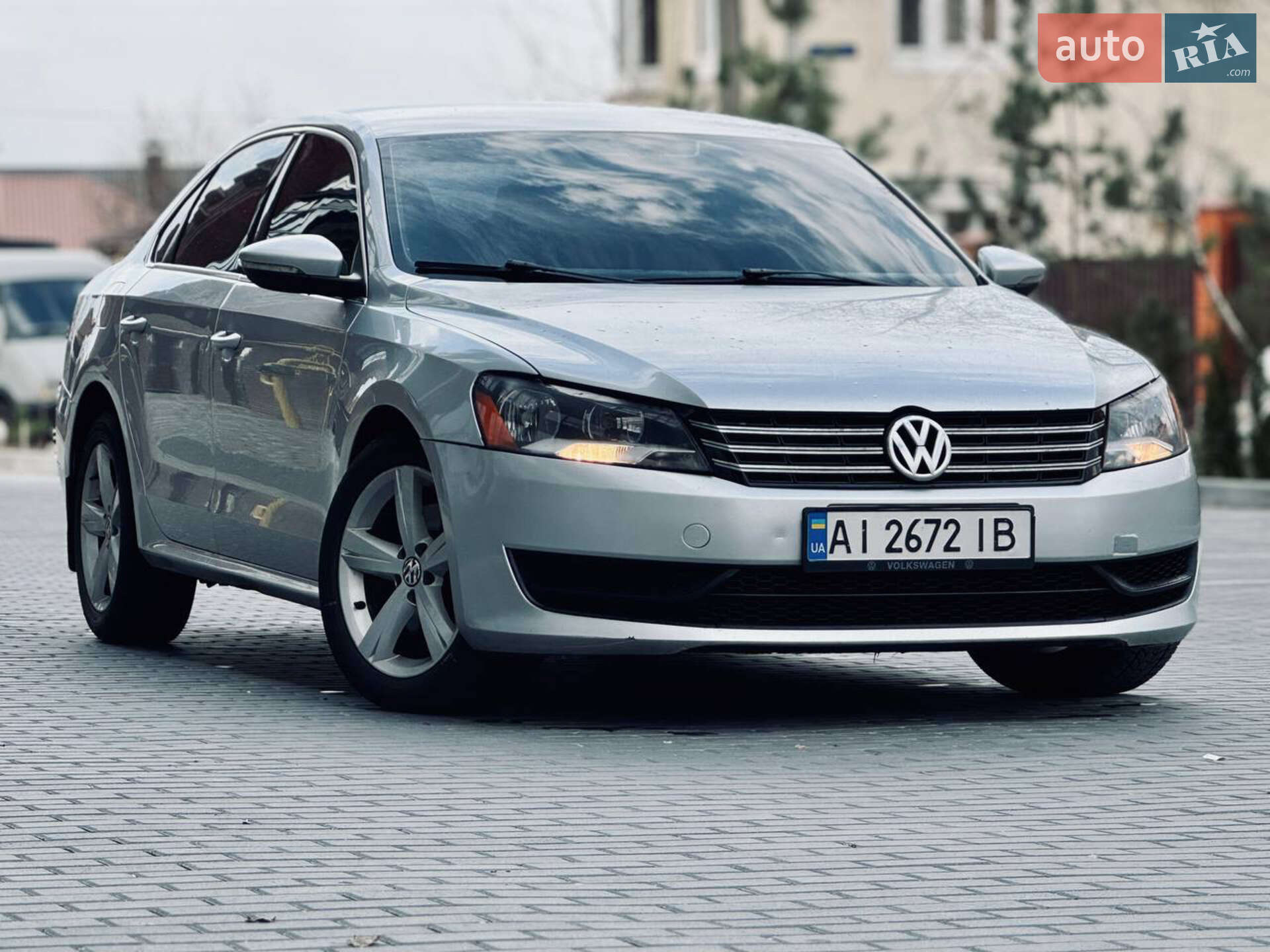 VOLKSWAGEN PASSAT 2011