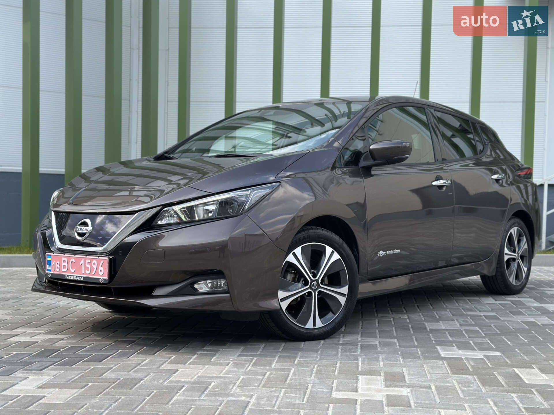 Головне фото звіту автомобіля NISSAN LEAF 2019