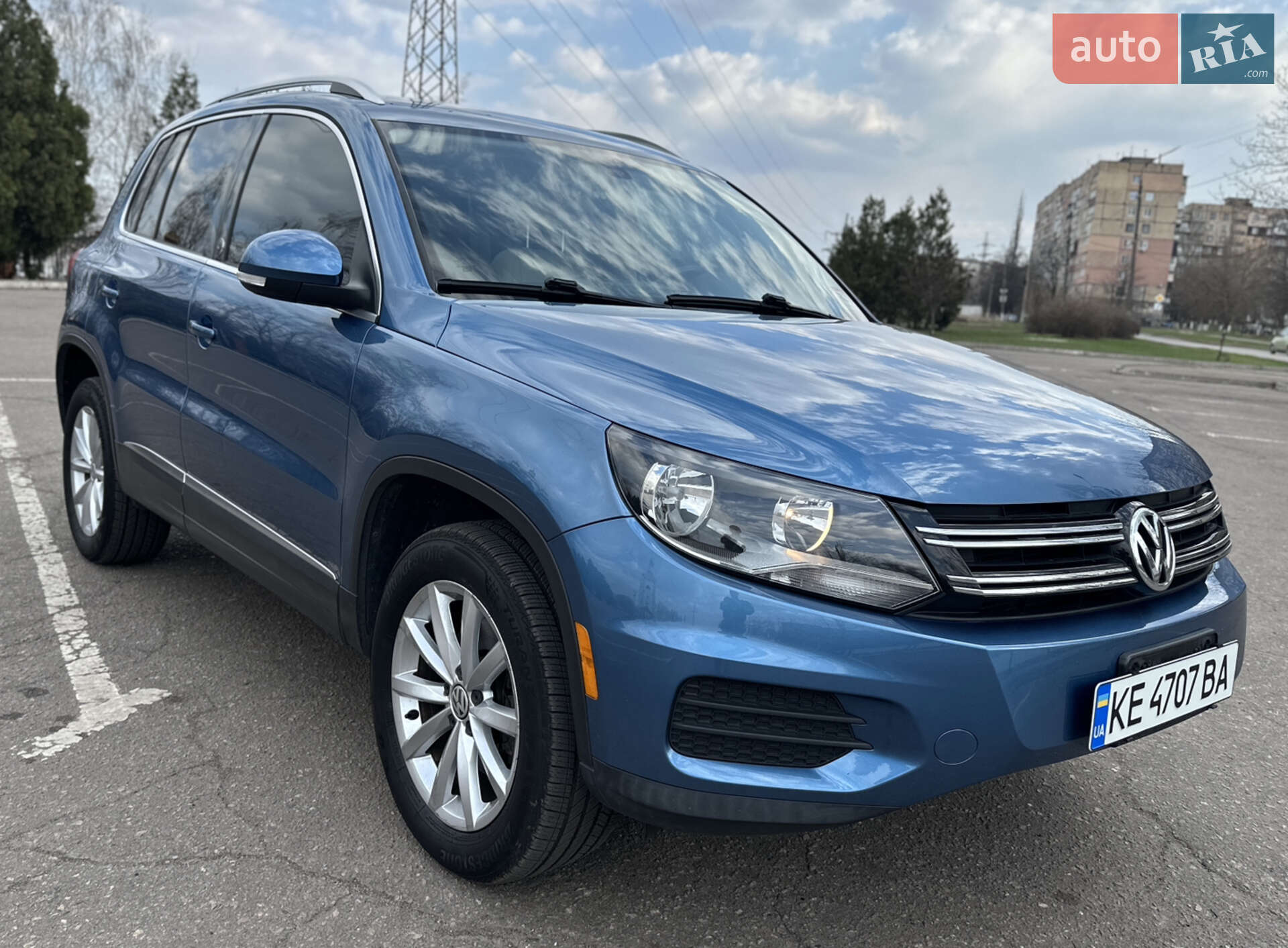 VOLKSWAGEN TIGUAN 2016