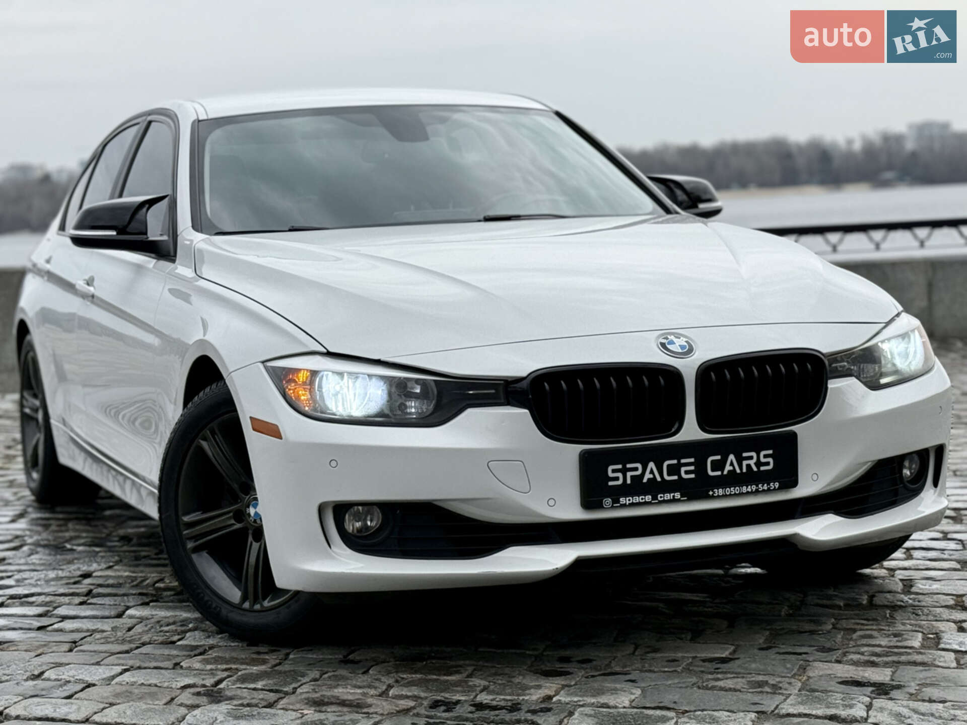 Головне фото звіту автомобіля BMW 328 2013