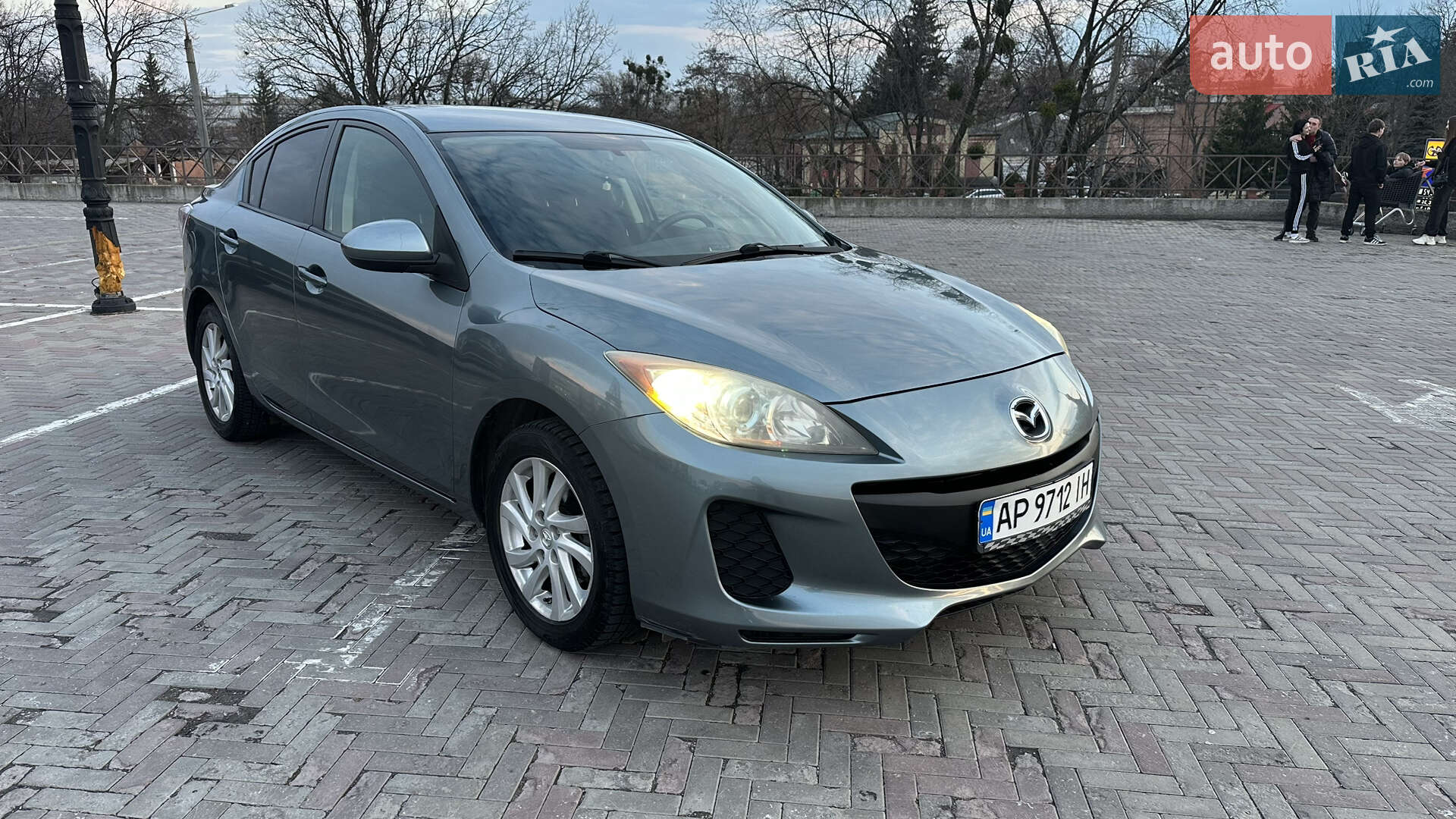 MAZDA 3 2012