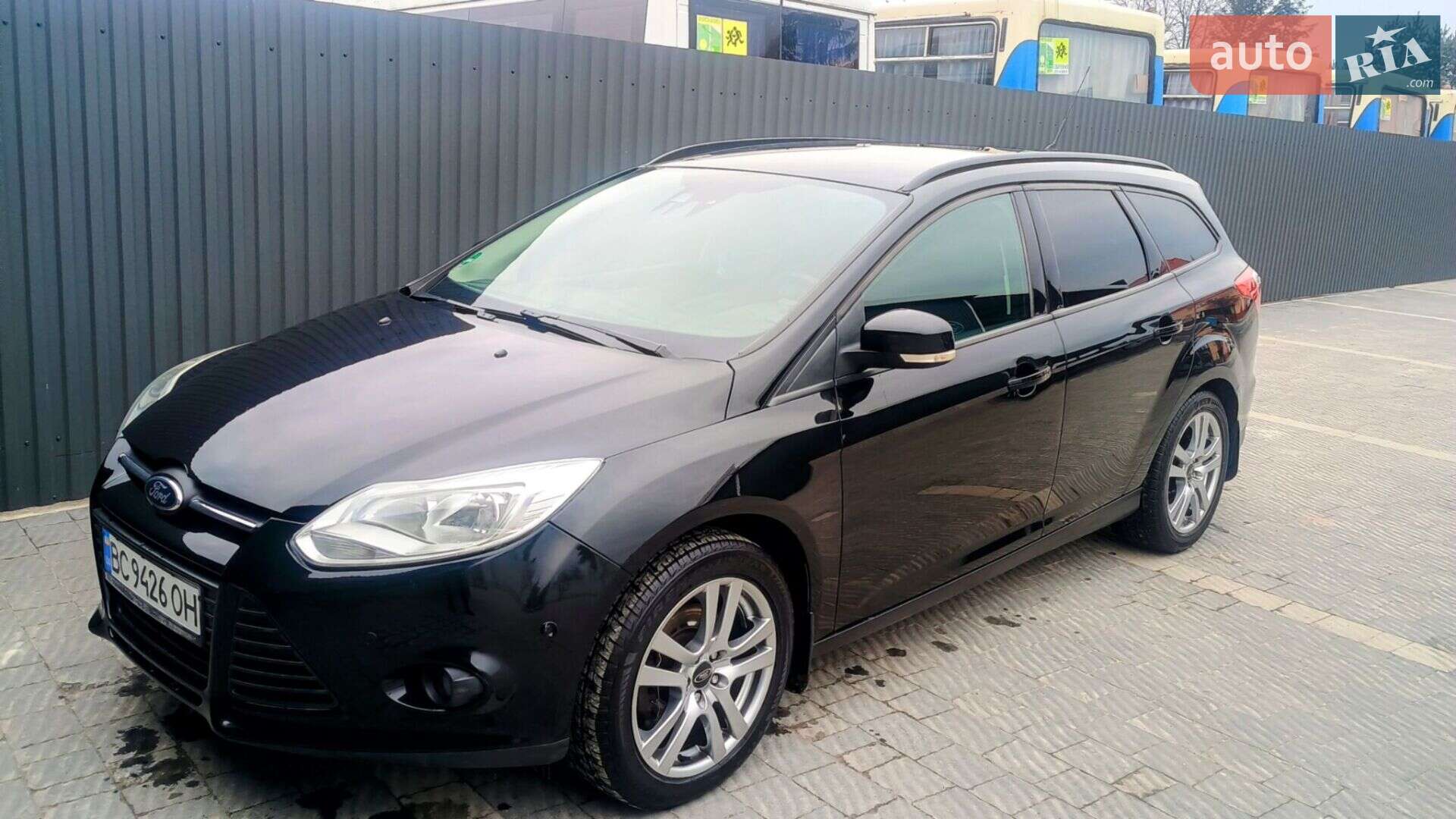 Головне фото звіту автомобіля FORD FOCUS 2012