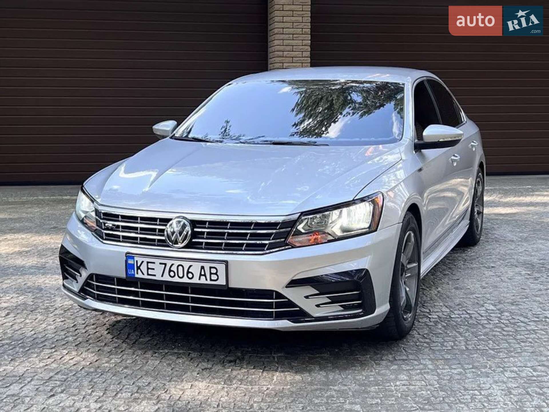 VOLKSWAGEN PASSAT 2016