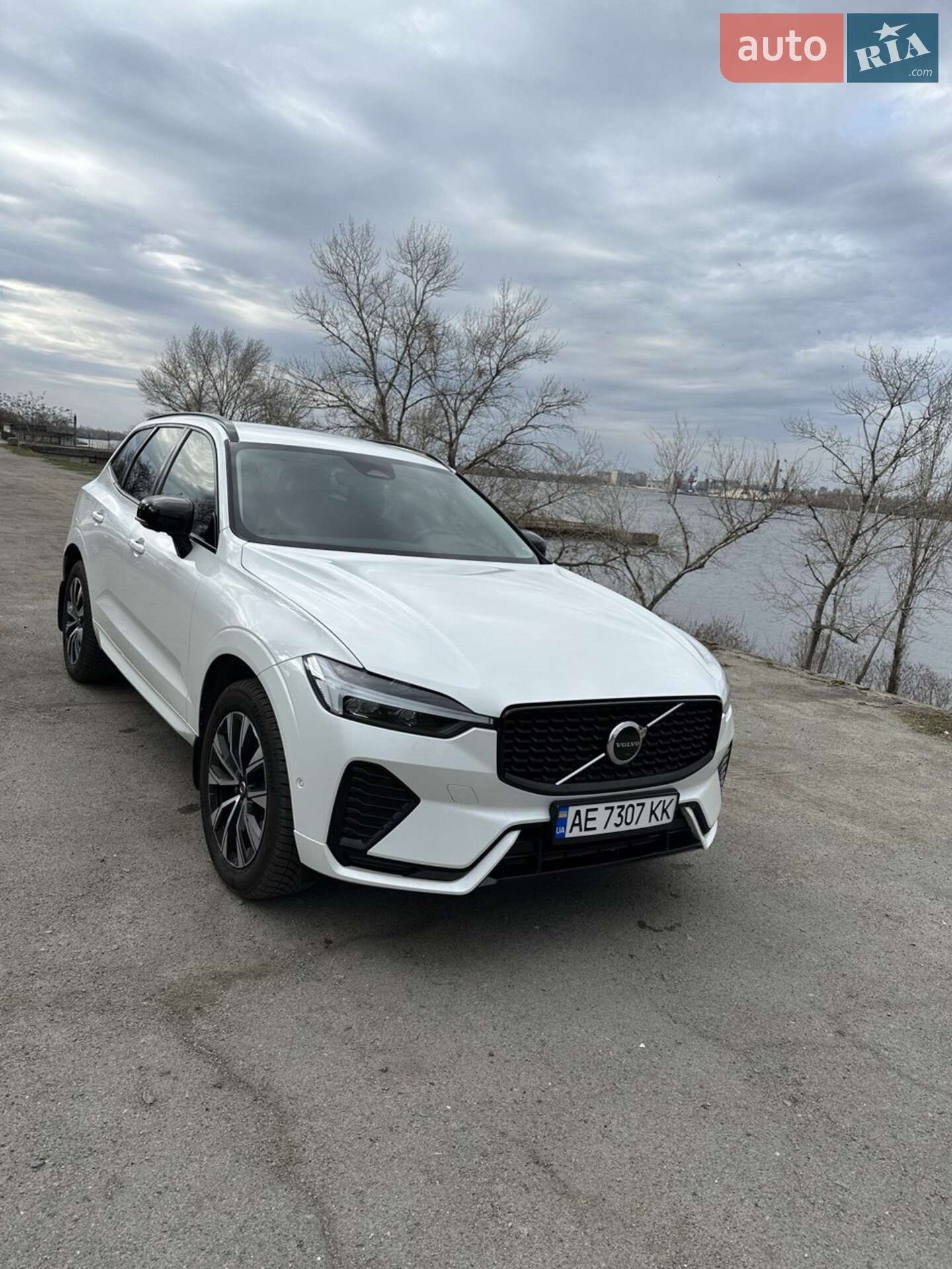 VOLVO XC60 2022