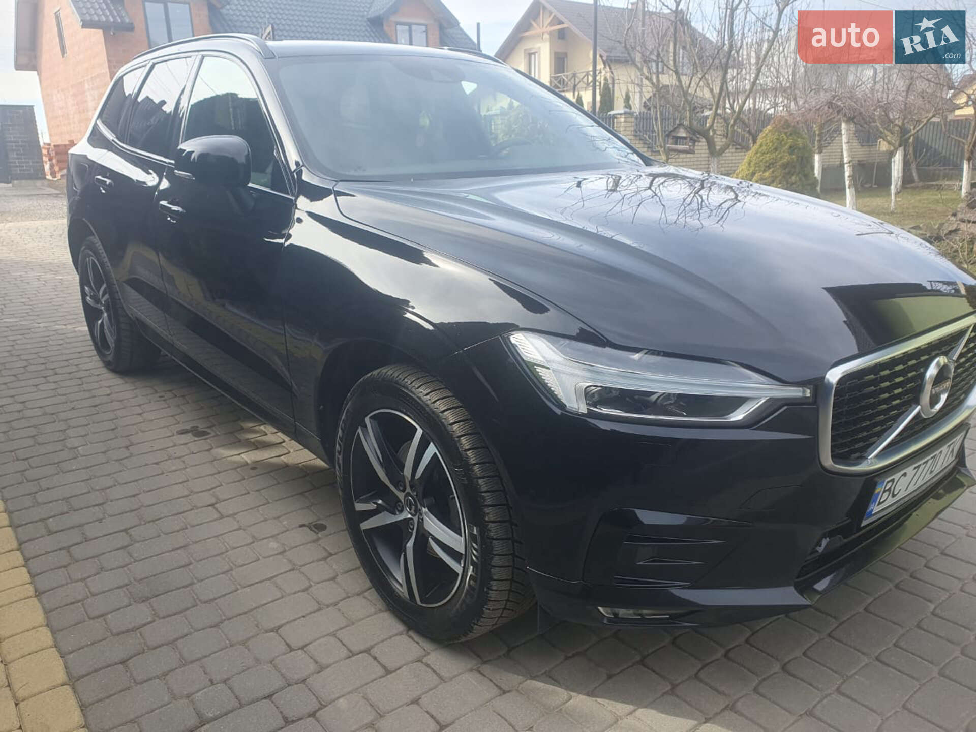 VOLVO XC60 2019