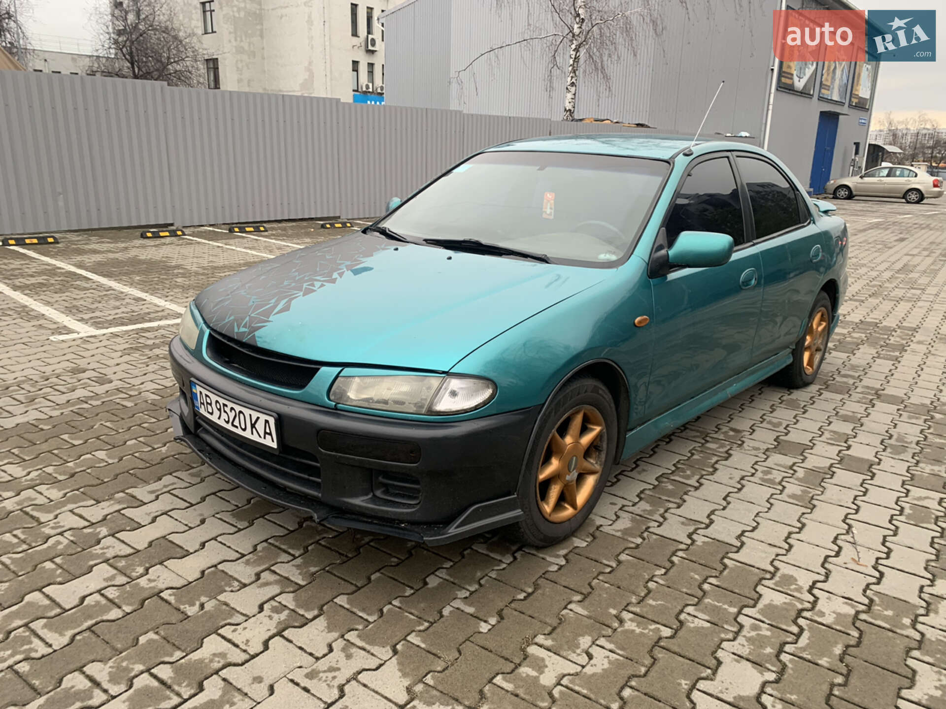Mazda 323 1995