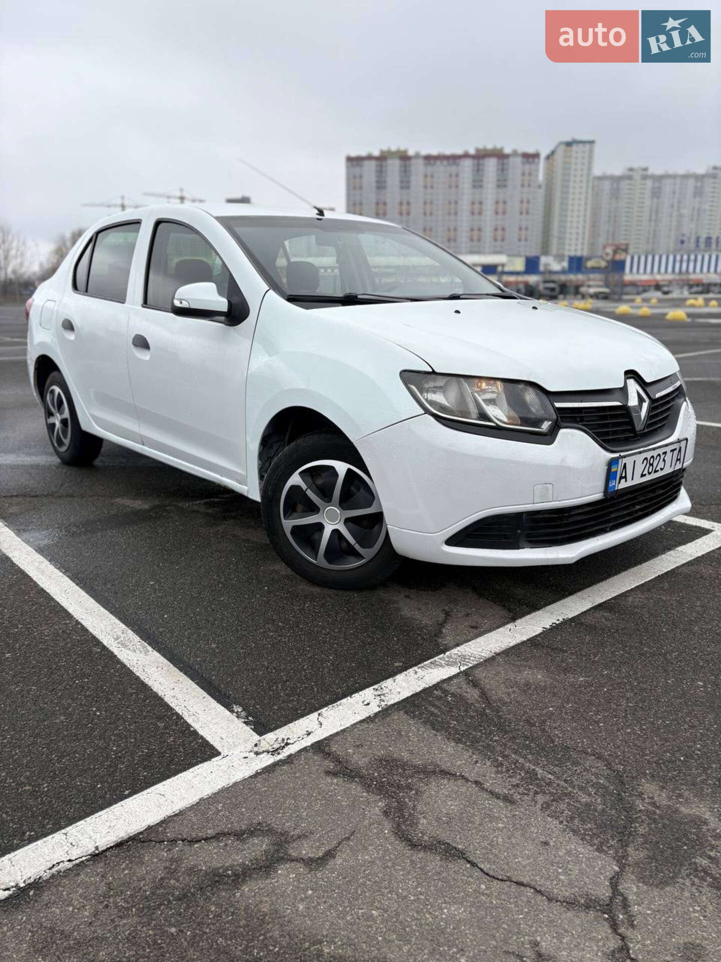RENAULT LOGAN 2013
