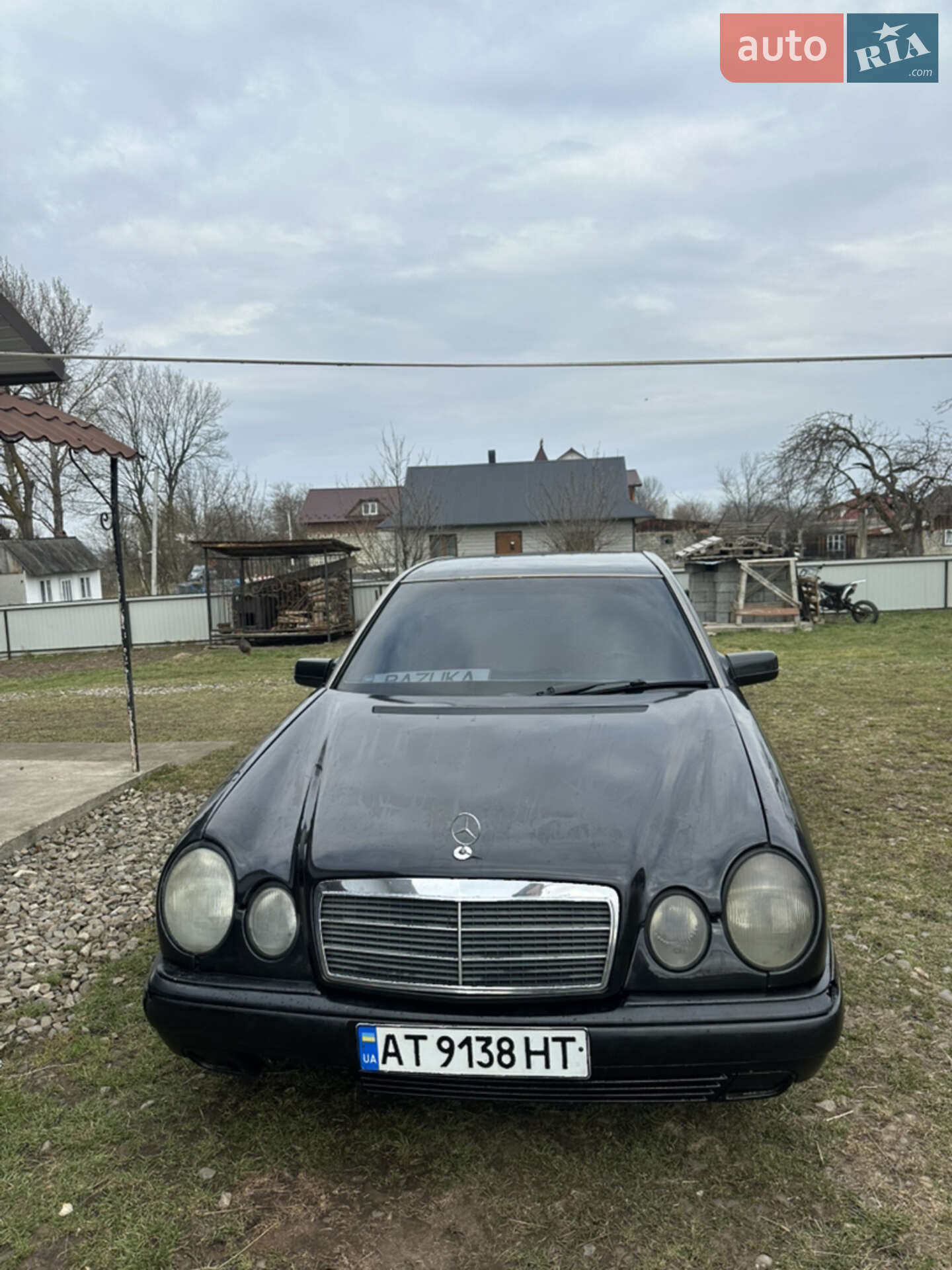 MERCEDES-BENZ E 200 1996