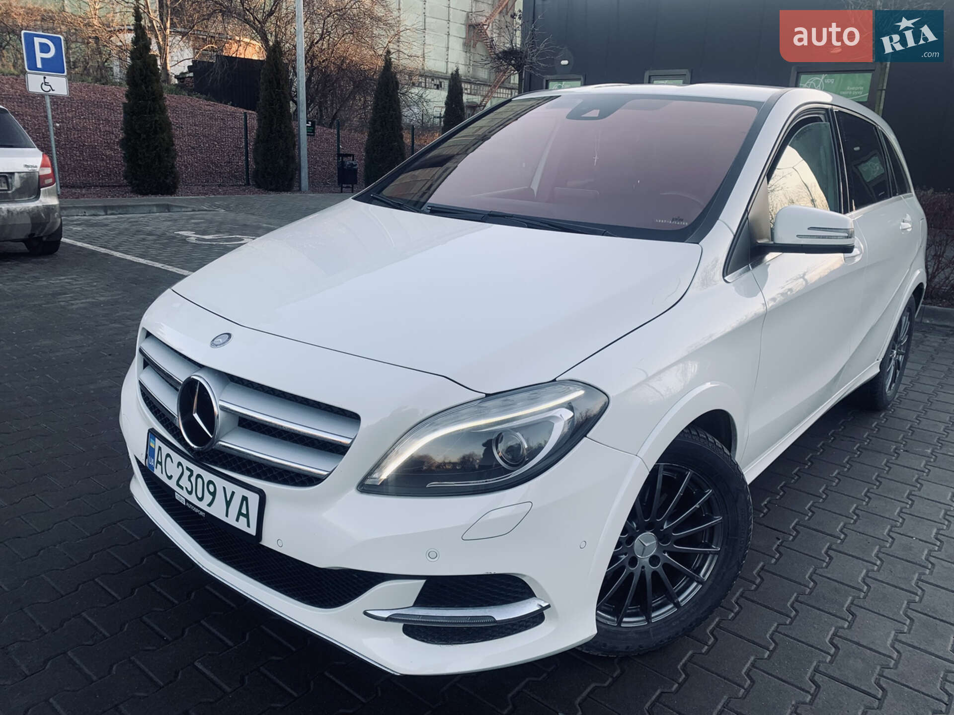 MERCEDES-BENZ B 250E 2014
